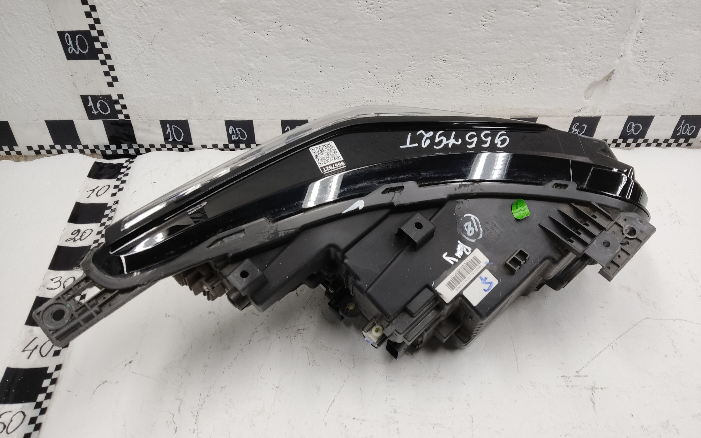 Фара передняя левая Geely Coolray Restail LED