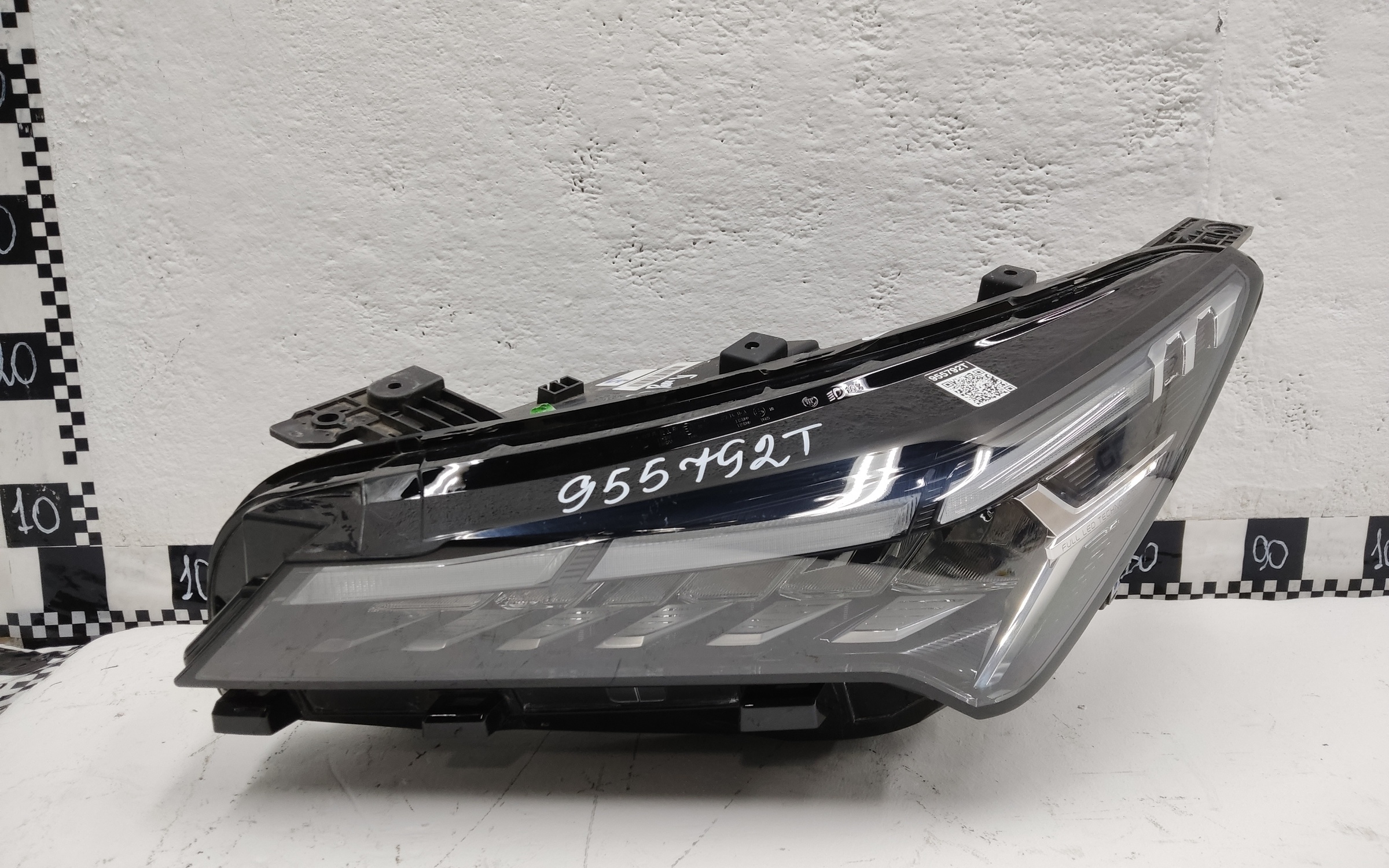 Фара передняя левая Geely Coolray Restail LED