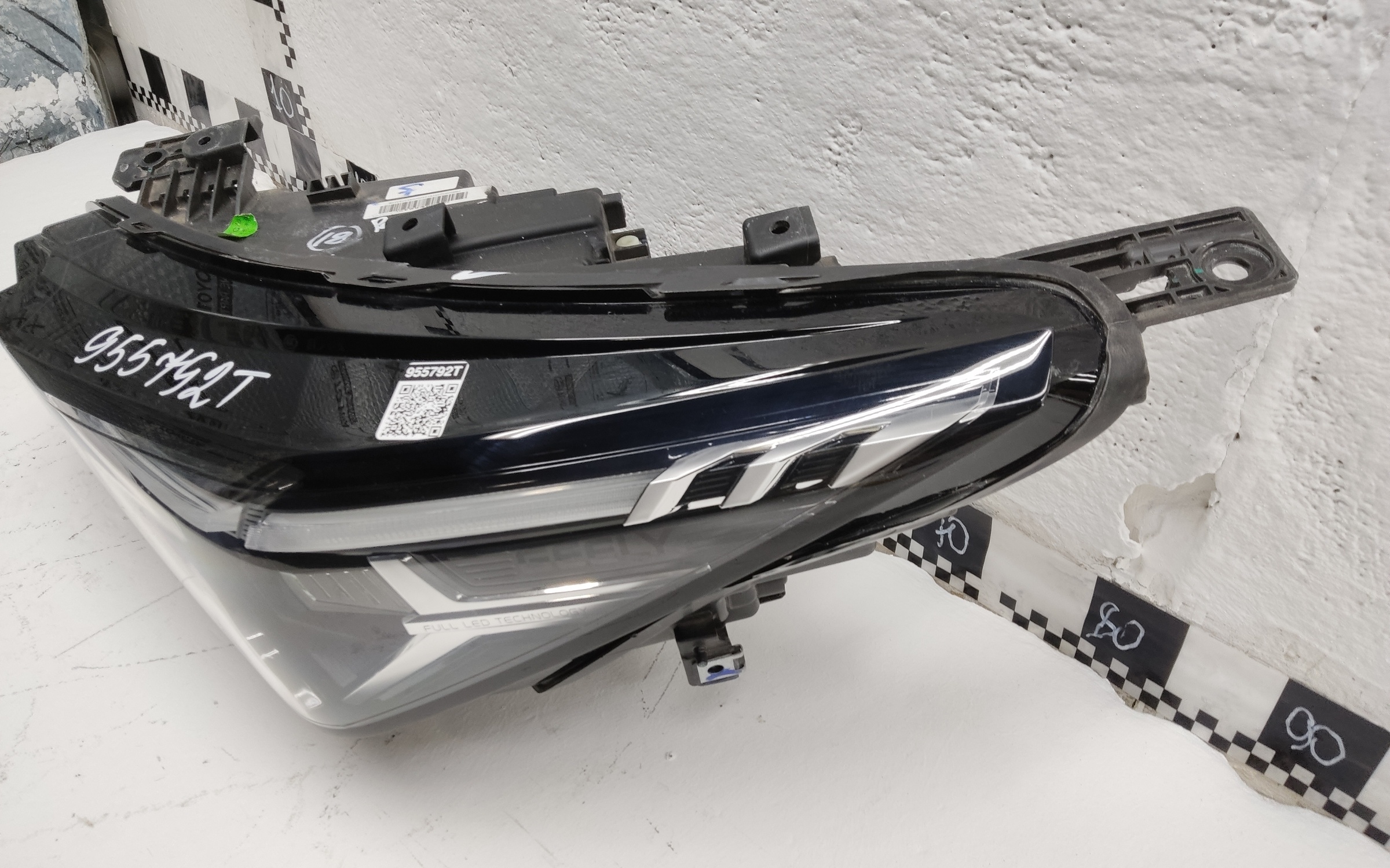 Фара передняя левая Geely Coolray Restail LED