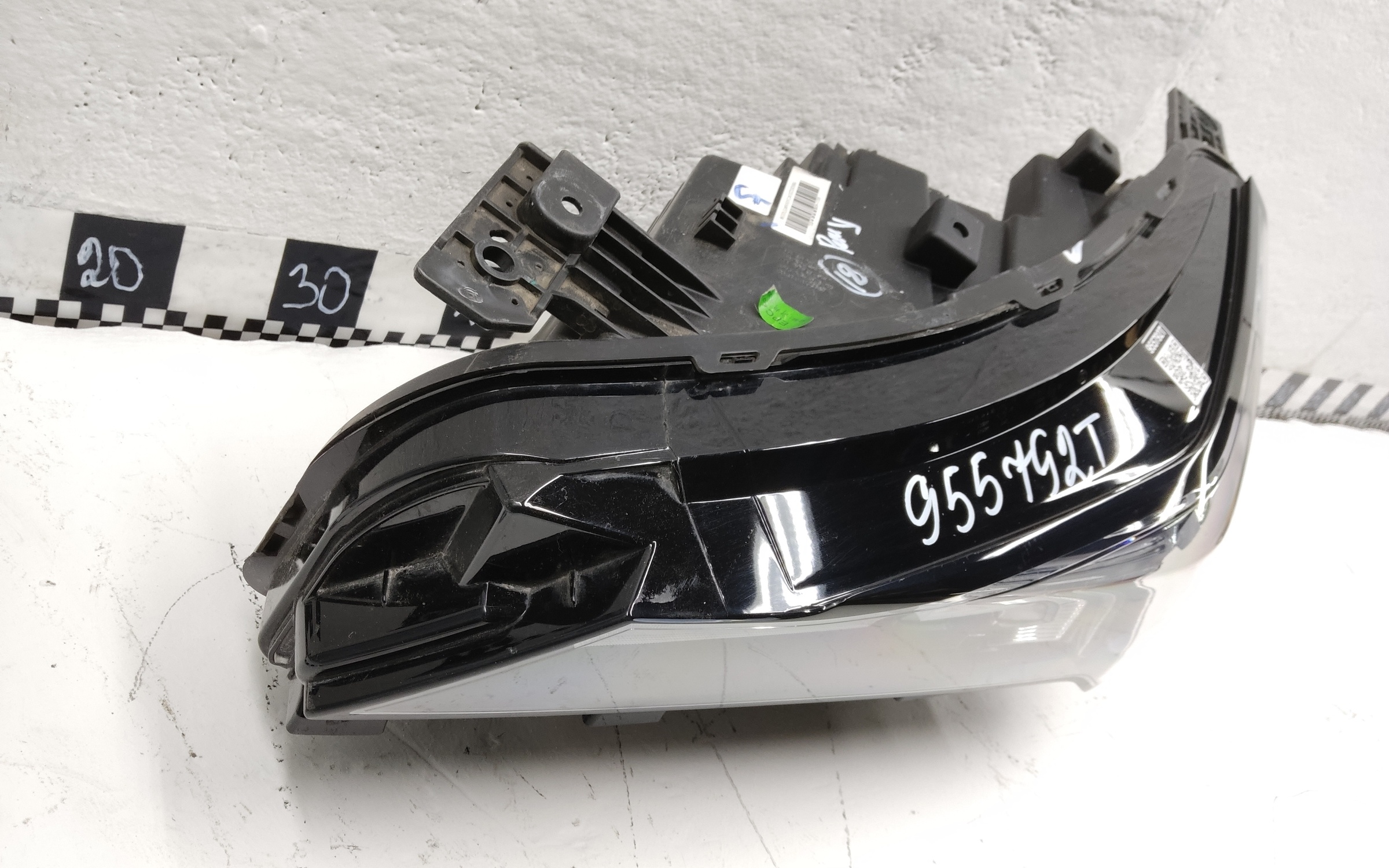 Фара передняя левая Geely Coolray Restail LED