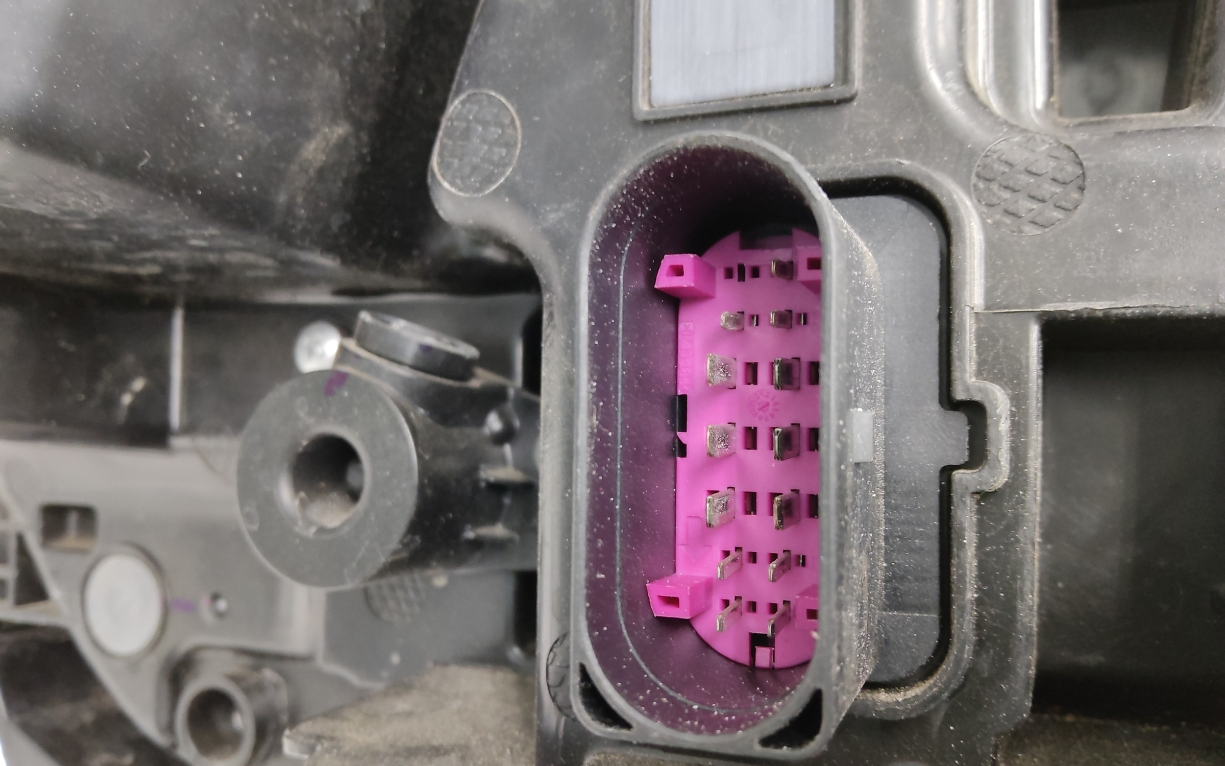 Фара передняя левая Belgee X70 LED 13 контактов