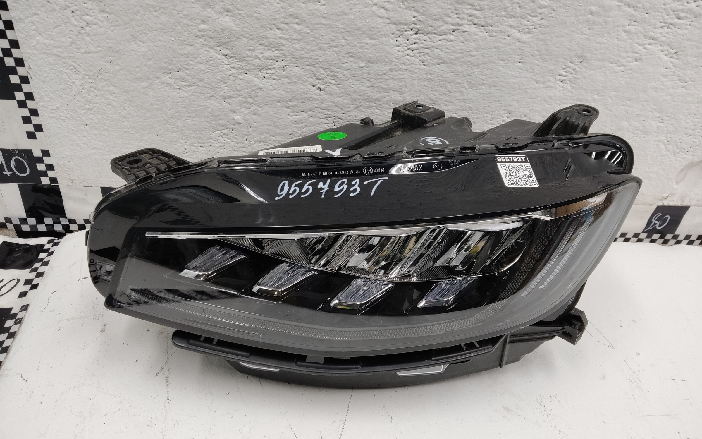 Фара передняя левая Belgee X70 LED 13 контактов