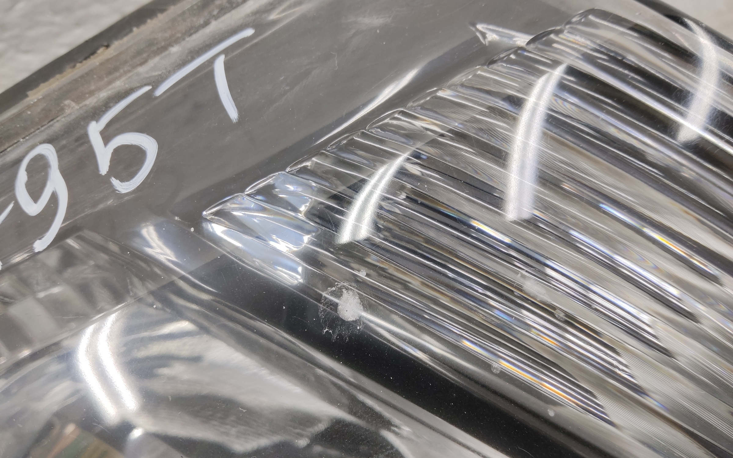 Фара передняя правая Lada Largus 1 Restail " AIX  "