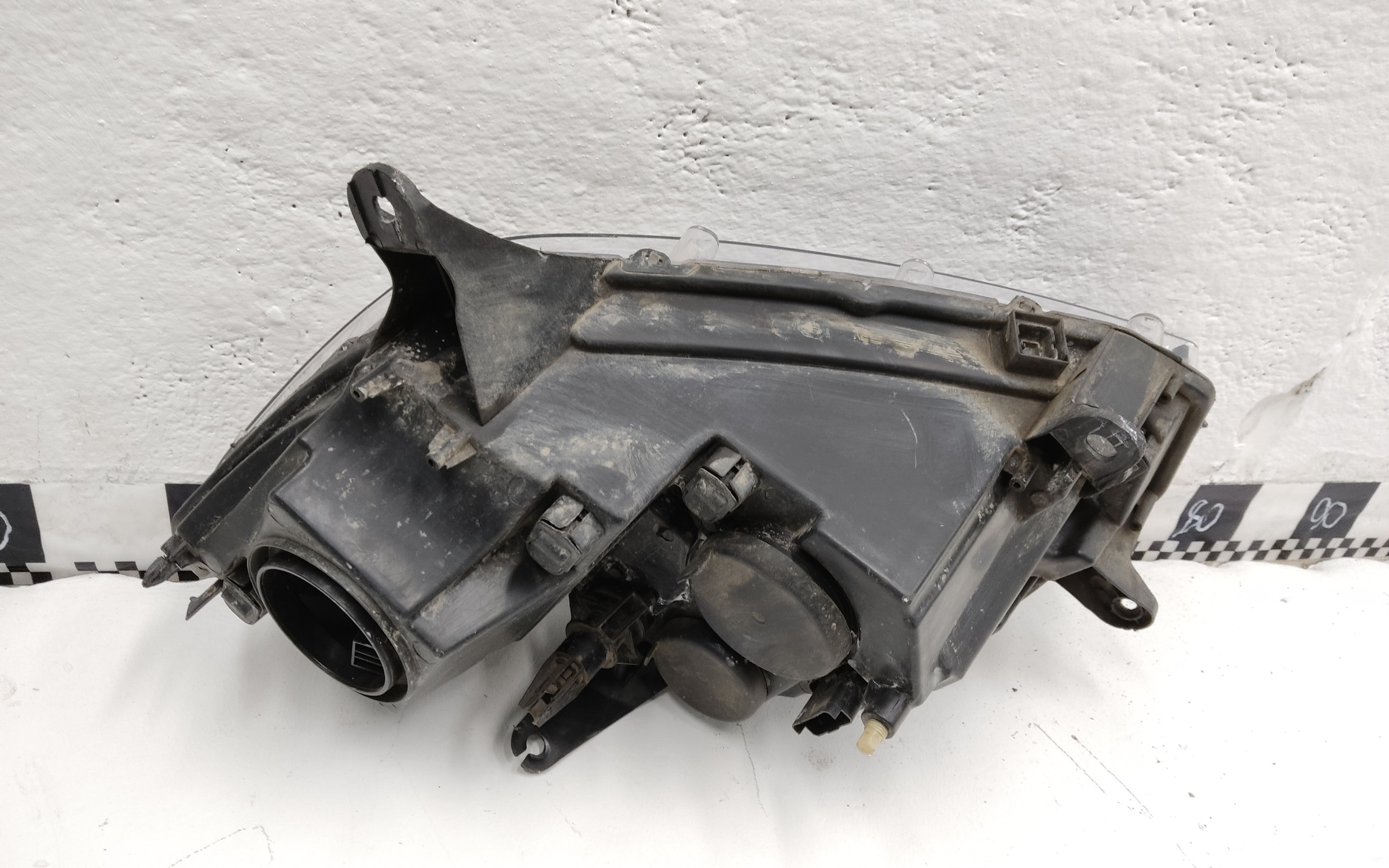 Фара передняя правая Lada Largus 1 Restail " AIX  "