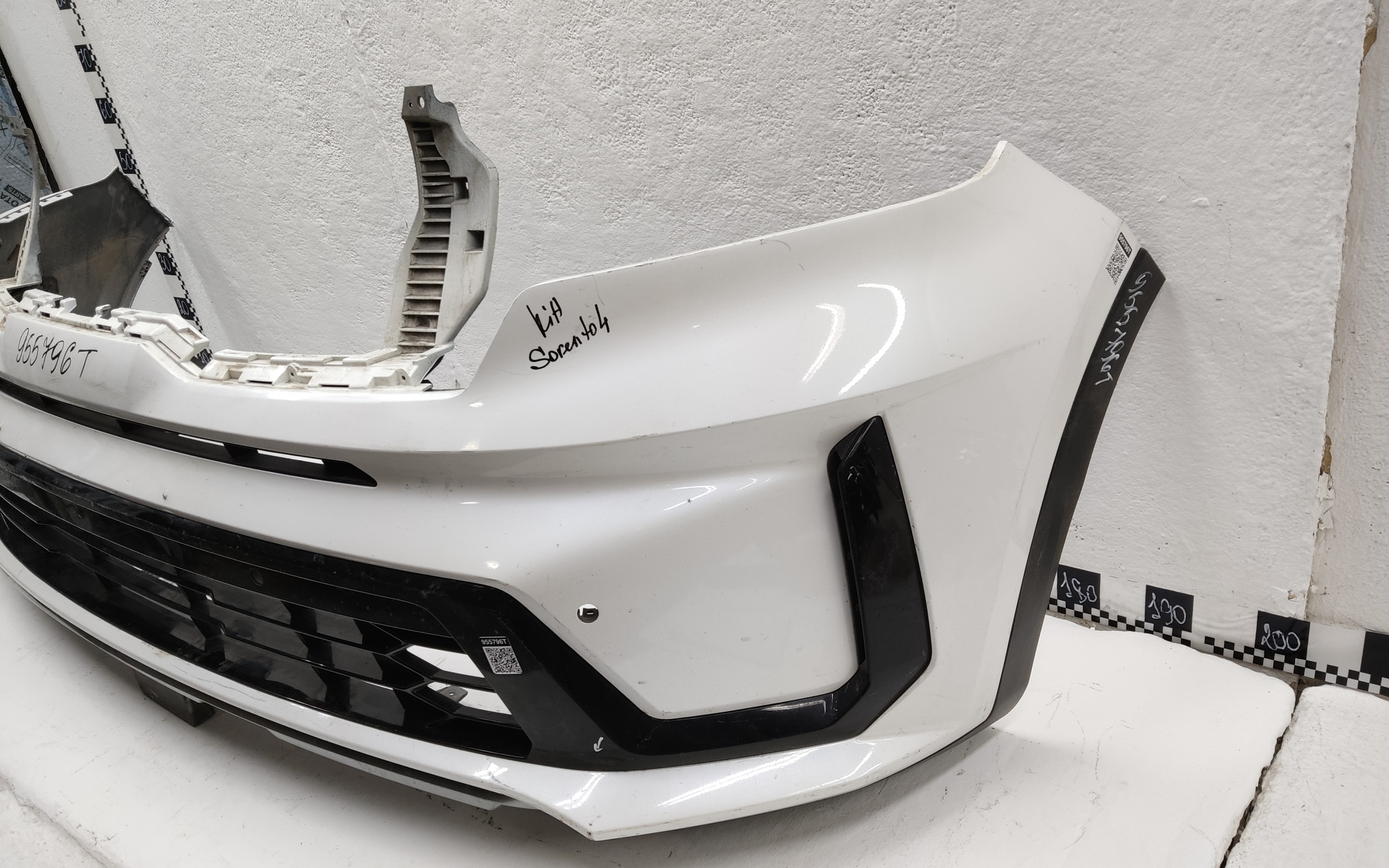 Бампер передний Kia Sorento 4