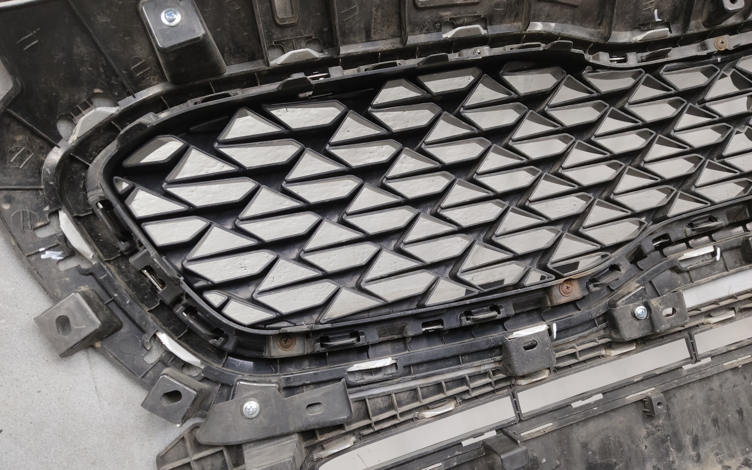 Бампер передний Kia Sportage 4 Restail