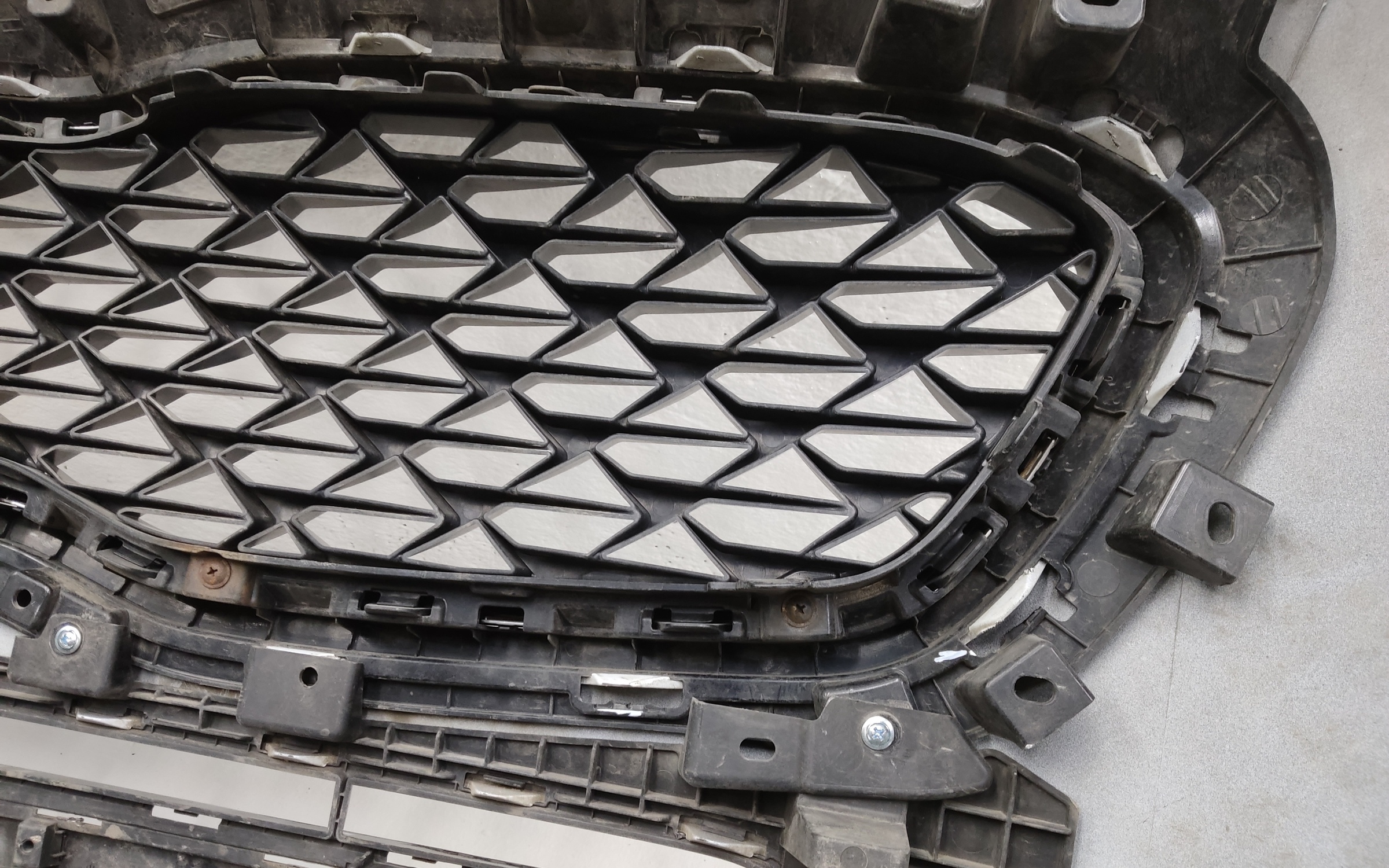 Бампер передний Kia Sportage 4 Restail