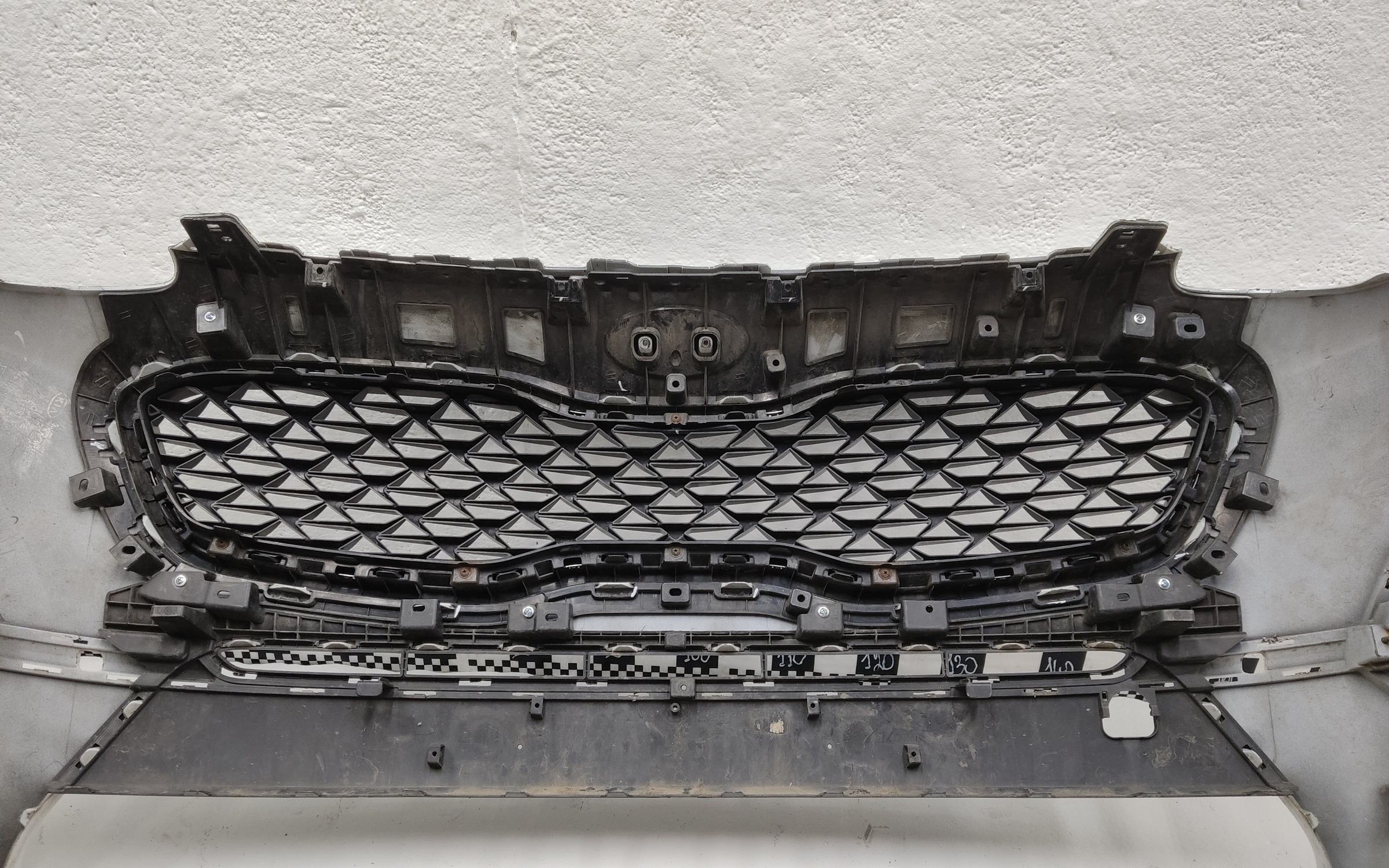 Бампер передний Kia Sportage 4 Restail