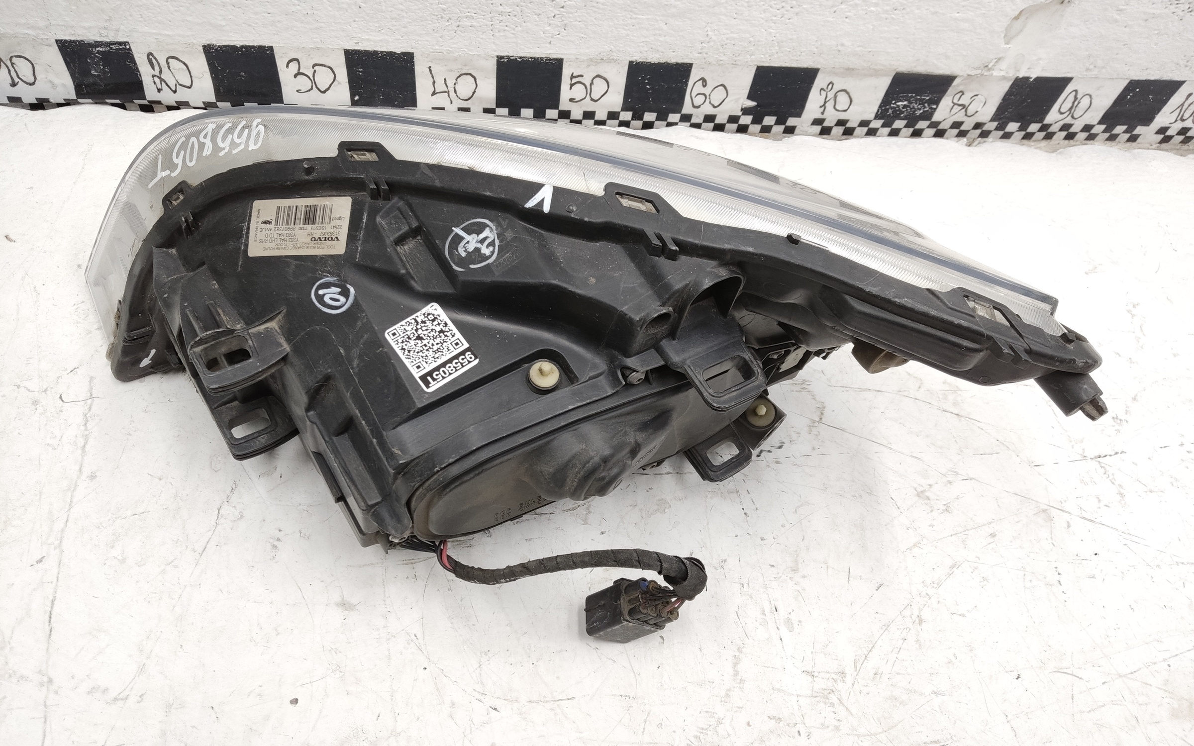 Фара передняя правая Volvo S60 2 галоген