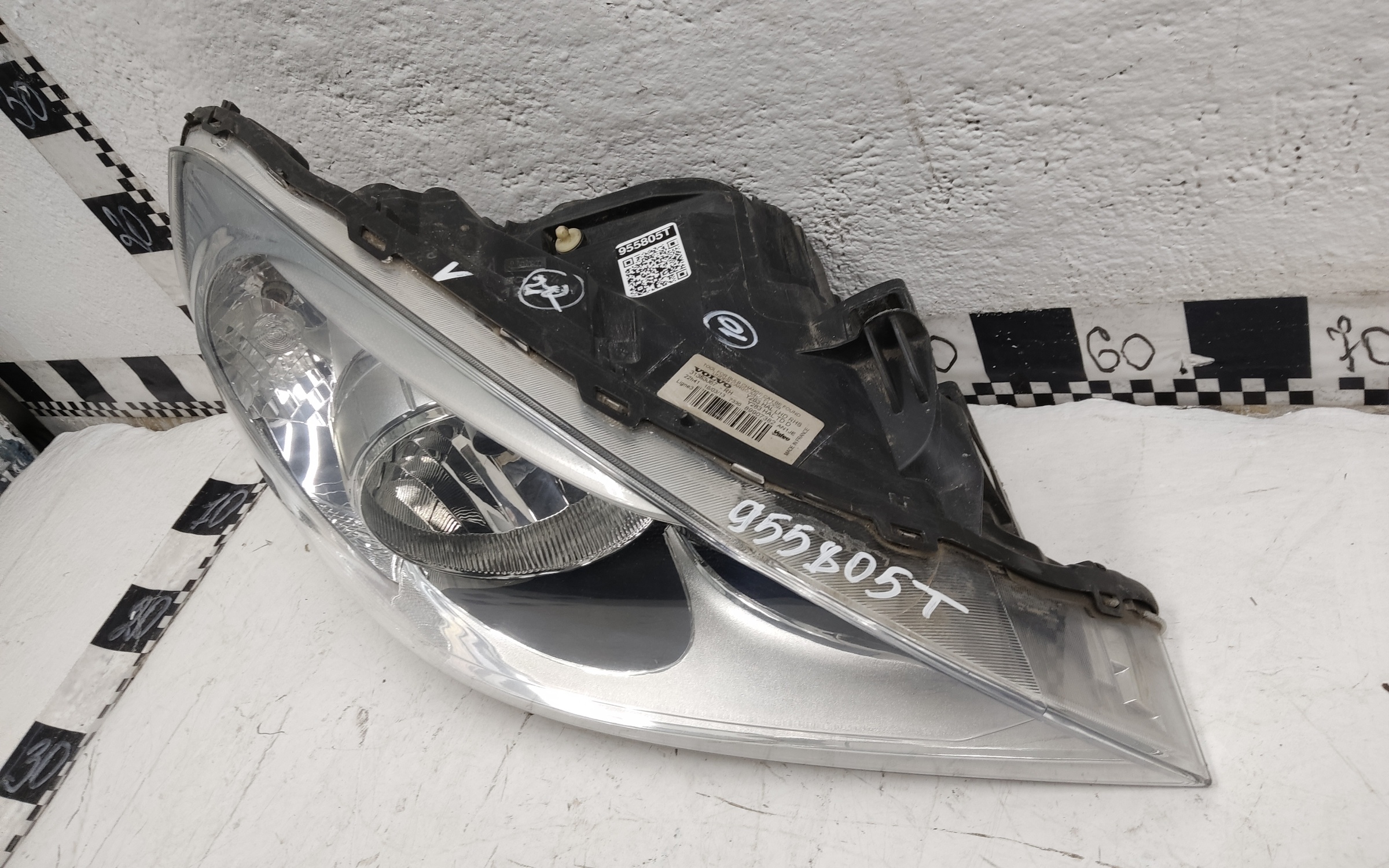 Фара передняя правая Volvo S60 2 галоген