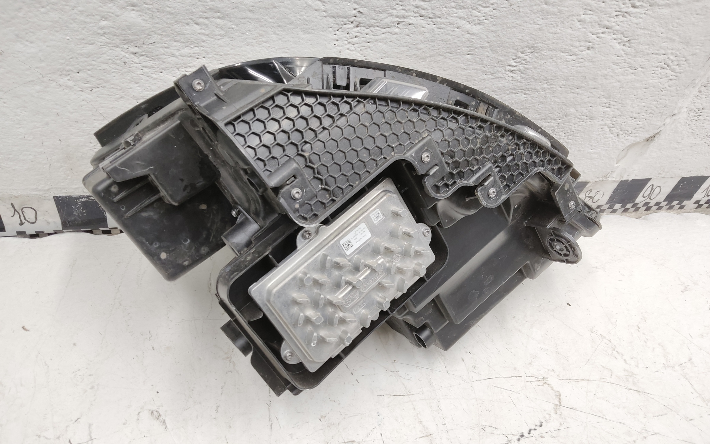 Фара передняя правая Geely Atlas Pro