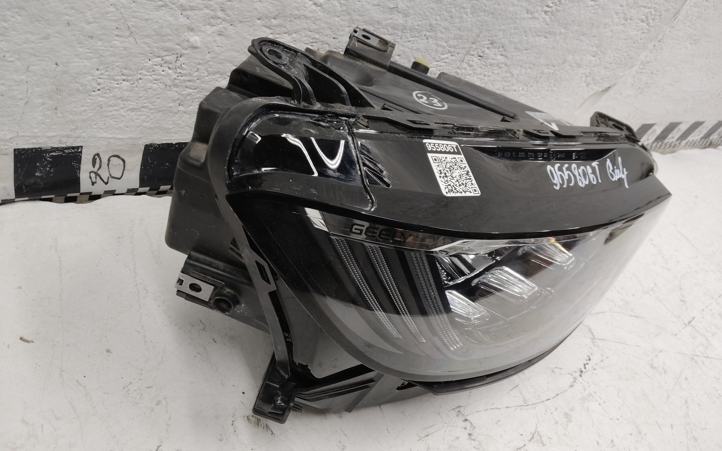 Фара передняя правая Geely Atlas Pro