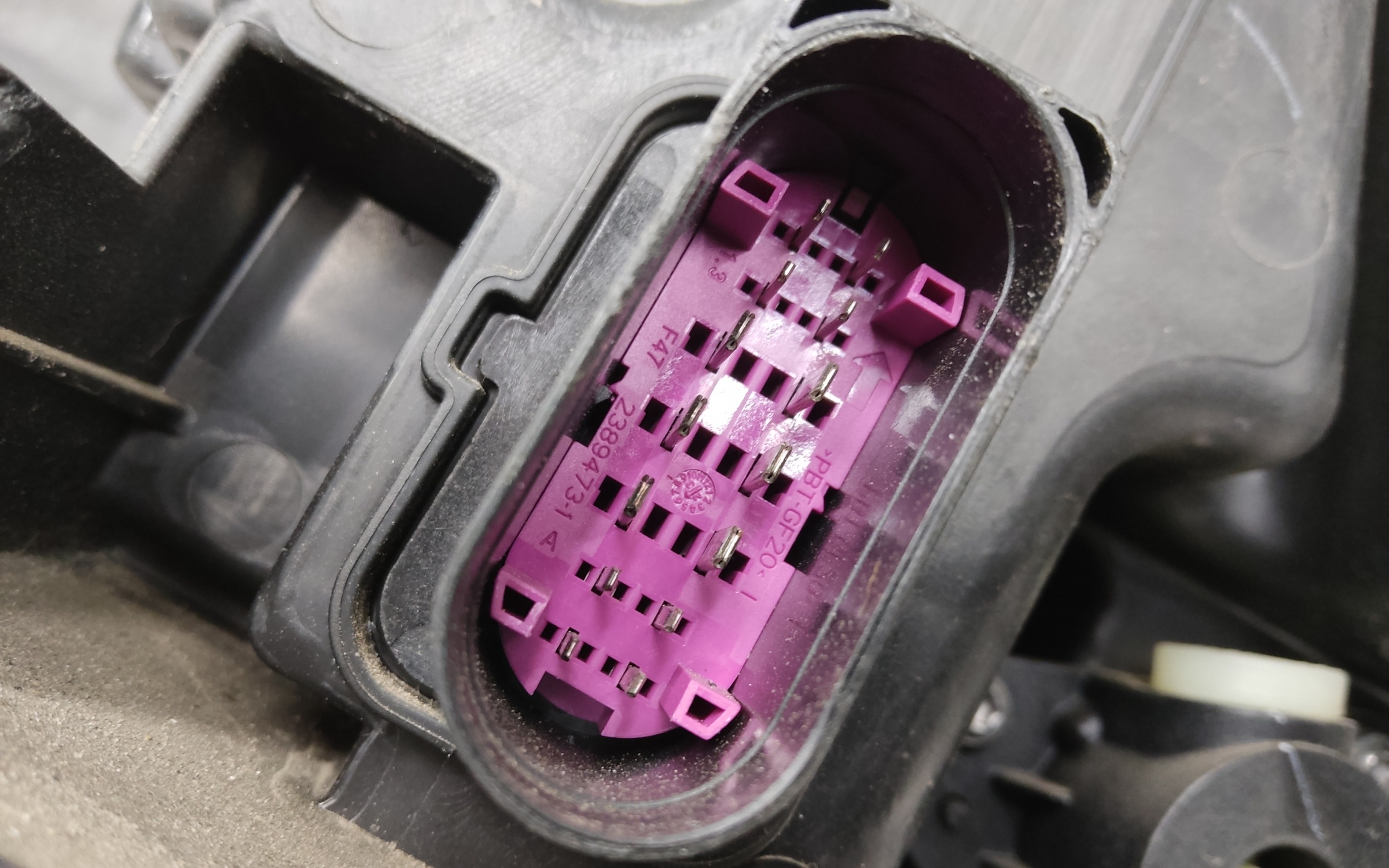 Фара передняя правая Geely Atlas Pro