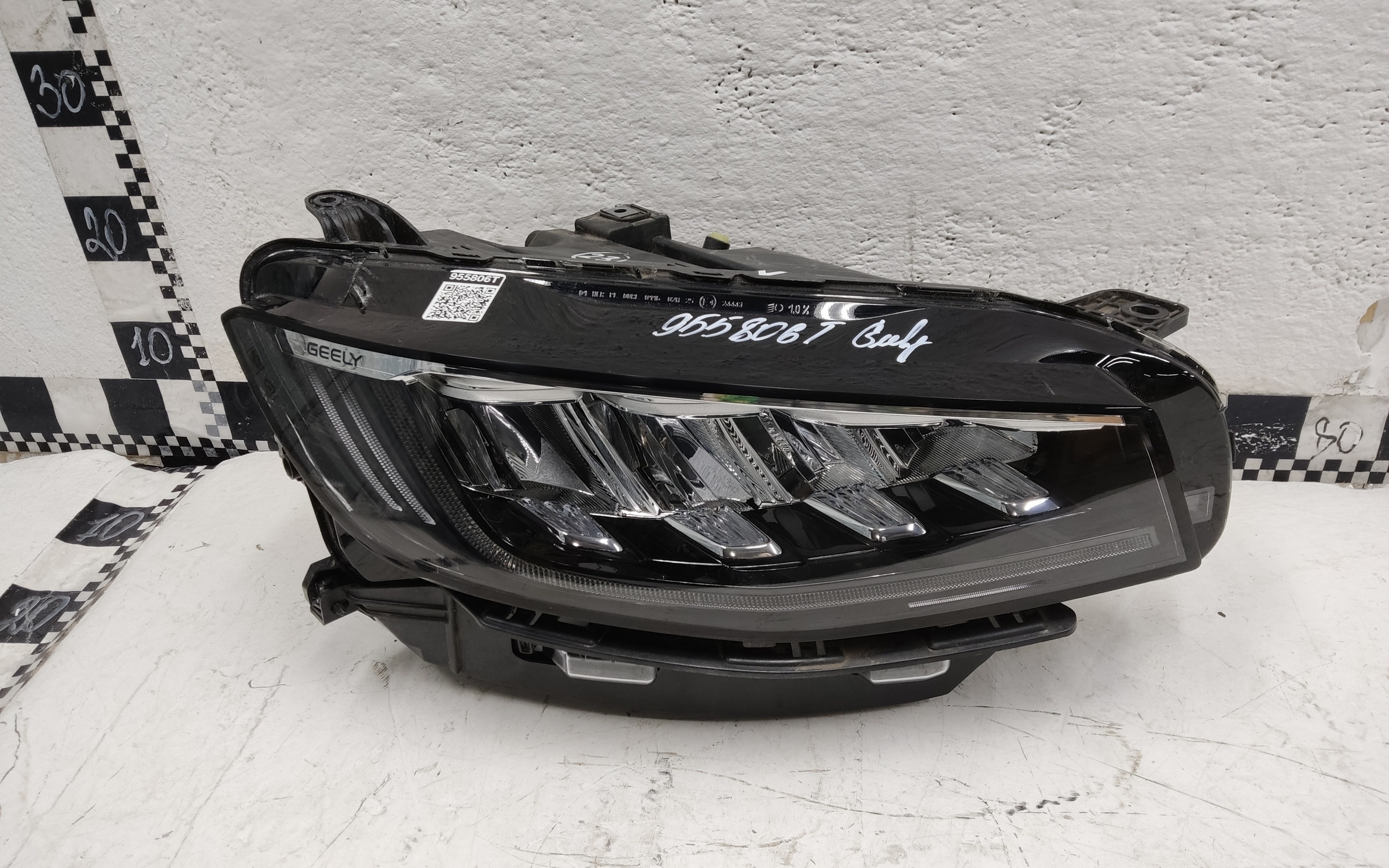 Фара передняя правая Geely Atlas Pro