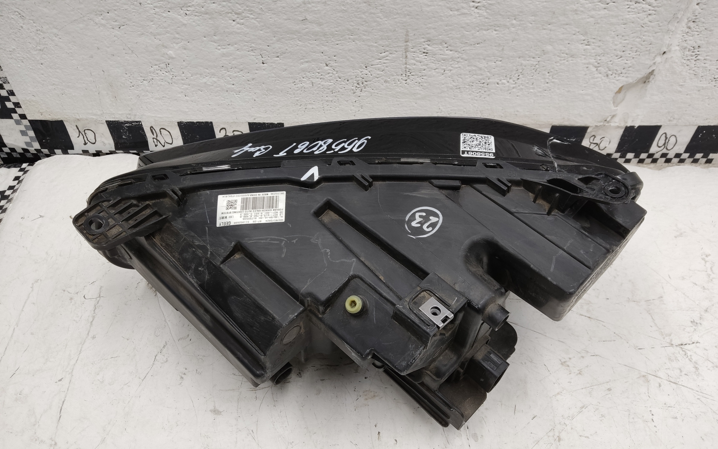 Фара передняя правая Geely Atlas Pro