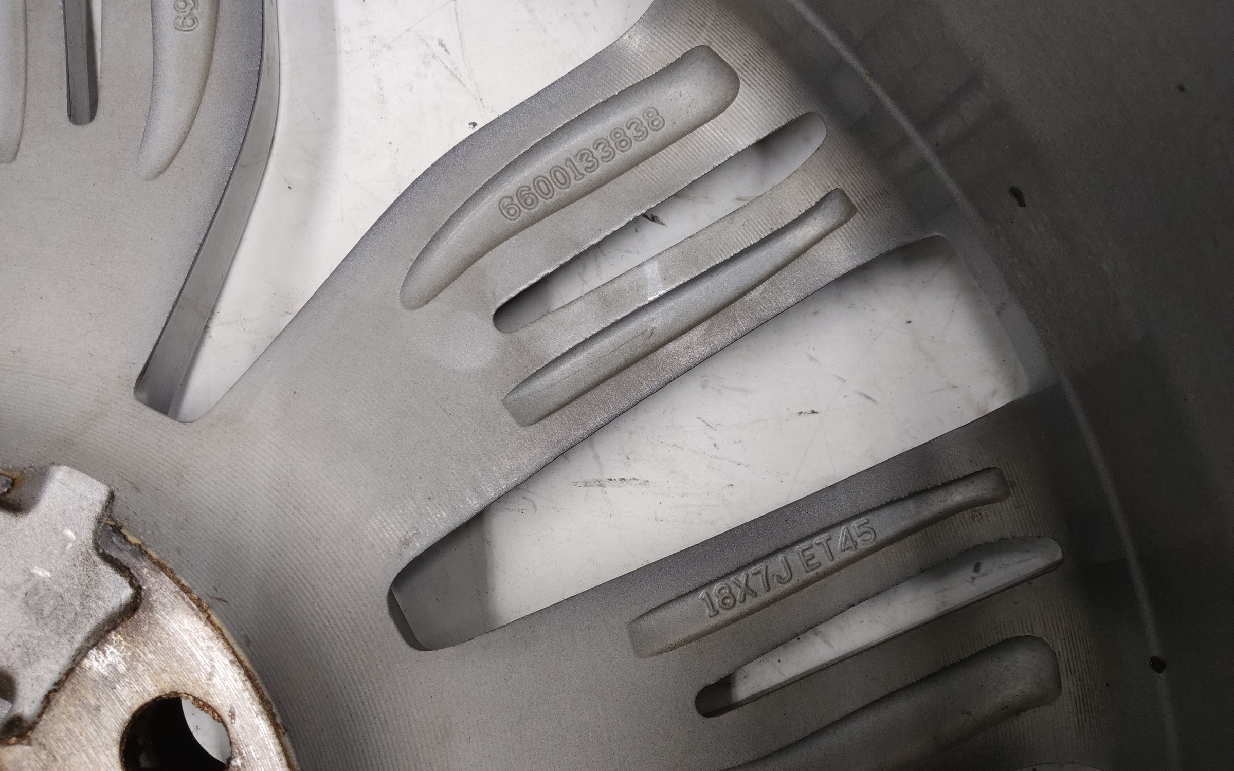 Диск колеса литой Geely Atlas Pro R18