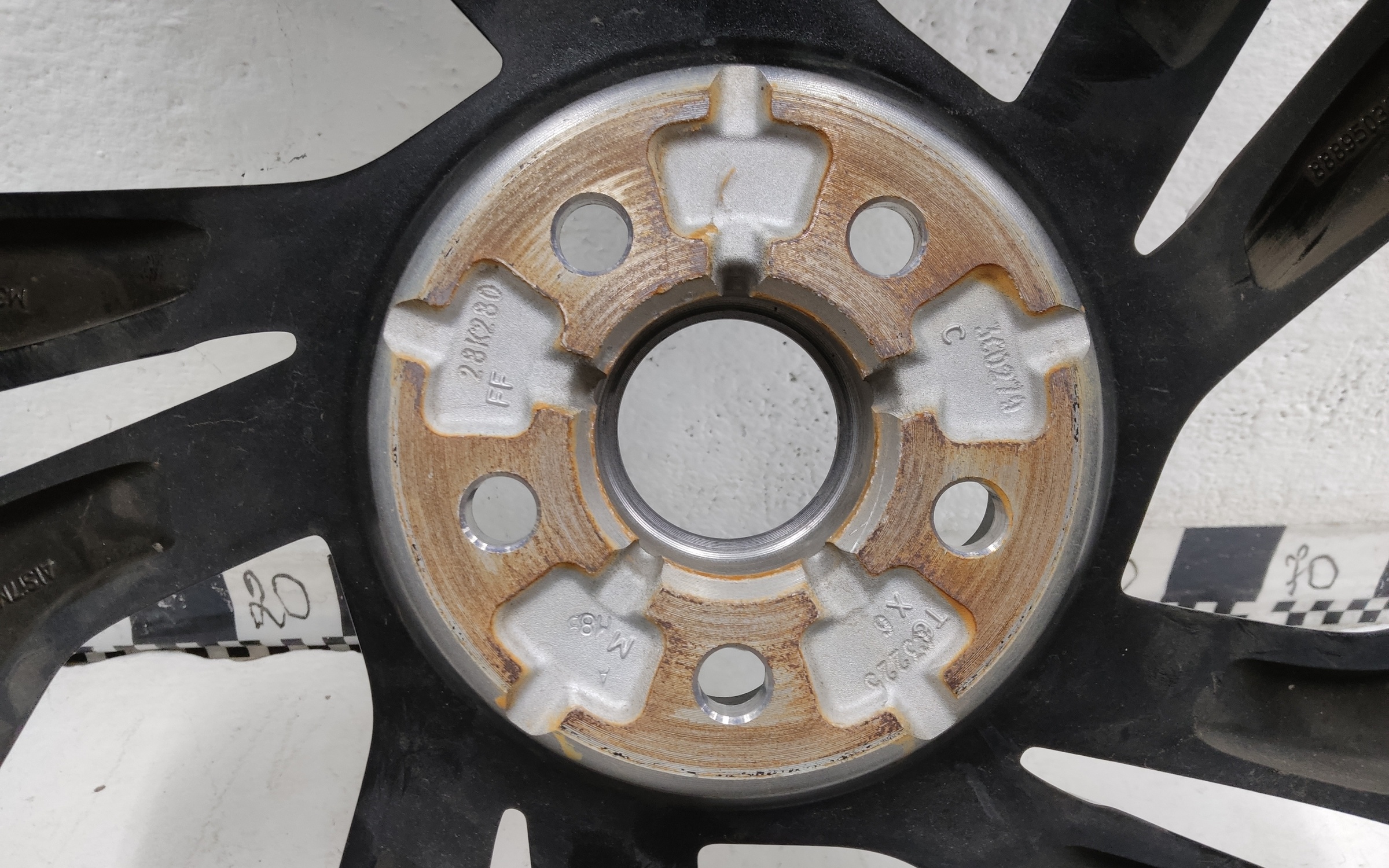 Диск колеса литой Geely Monjaro R20