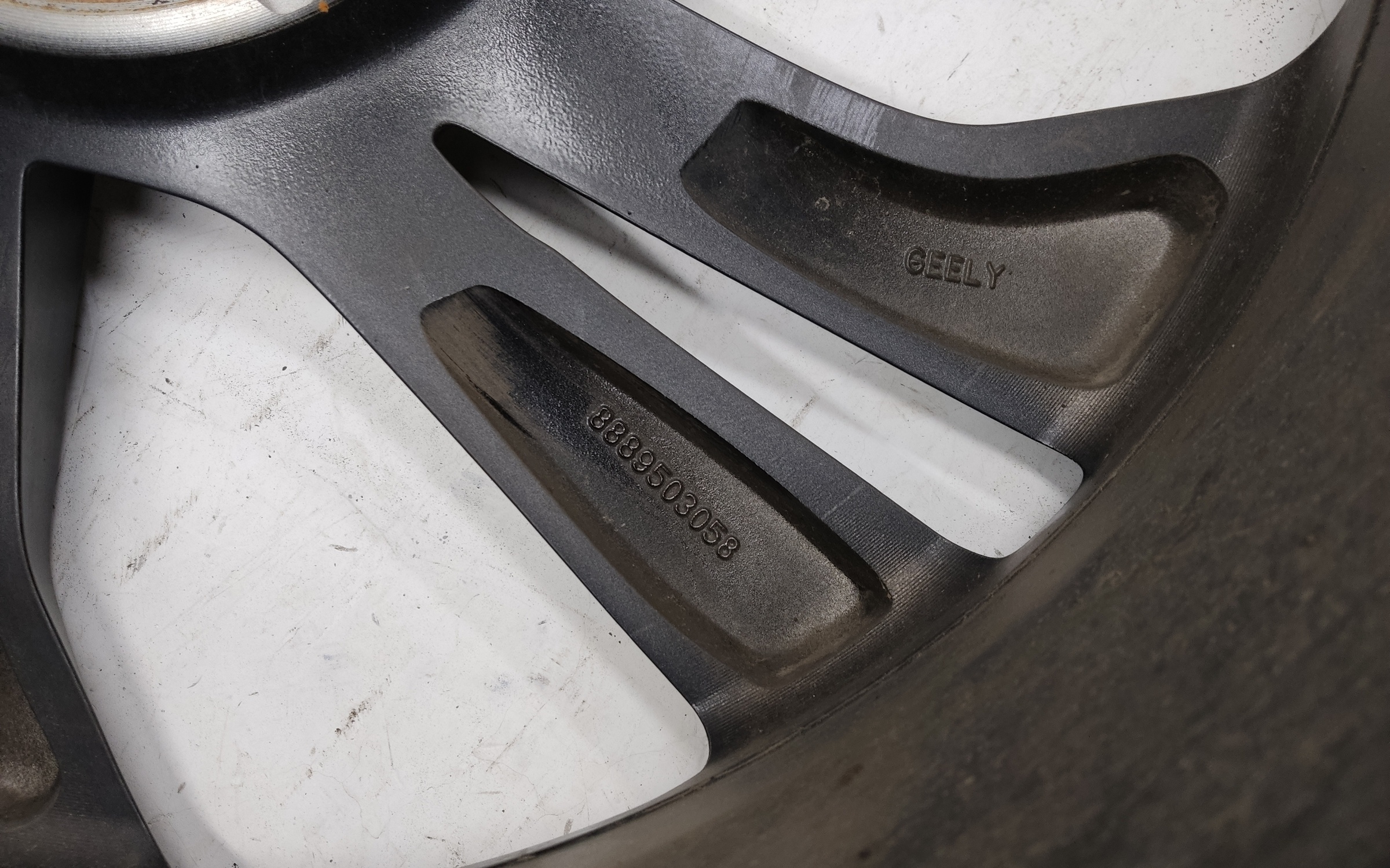 Диск колеса литой Geely Monjaro R20