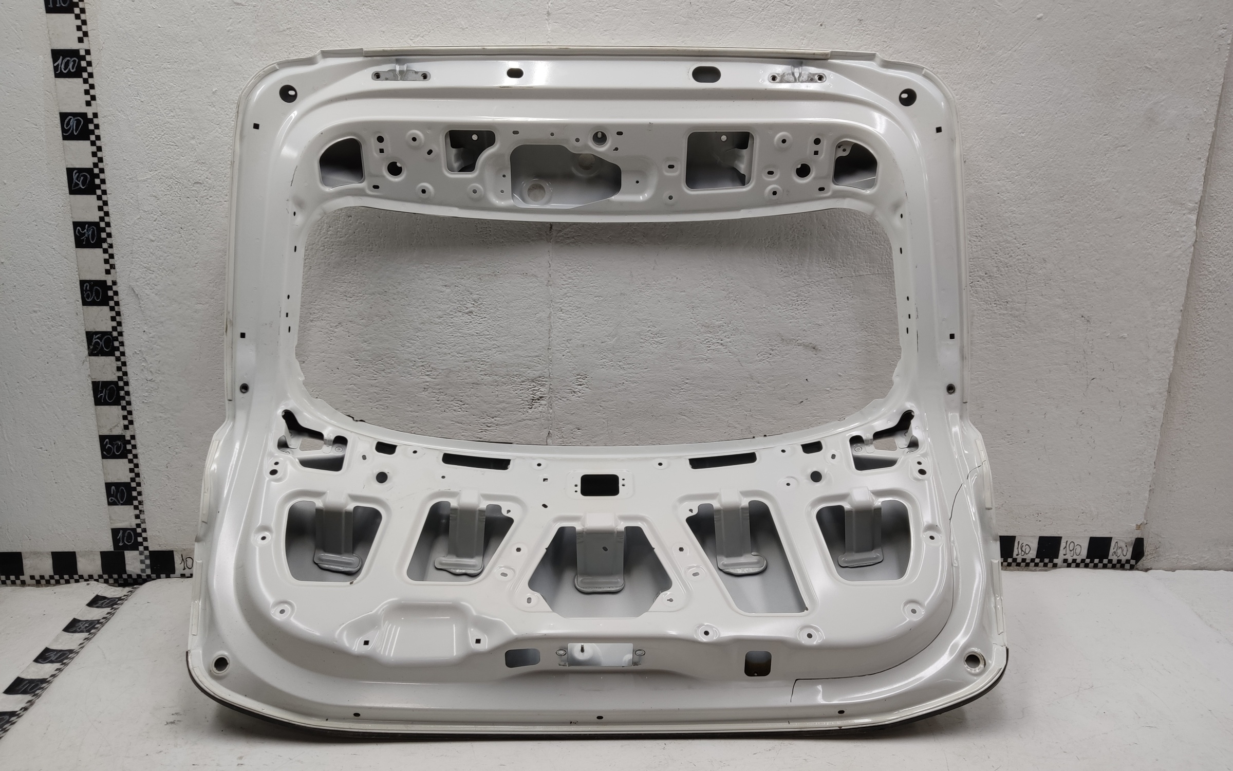 Крышка багажника Kia Sportage 5 под газлифт