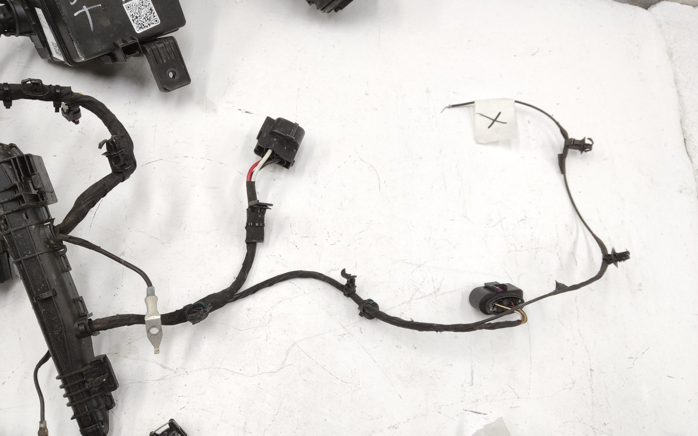 Проводка моторного отсека Geely Cityray