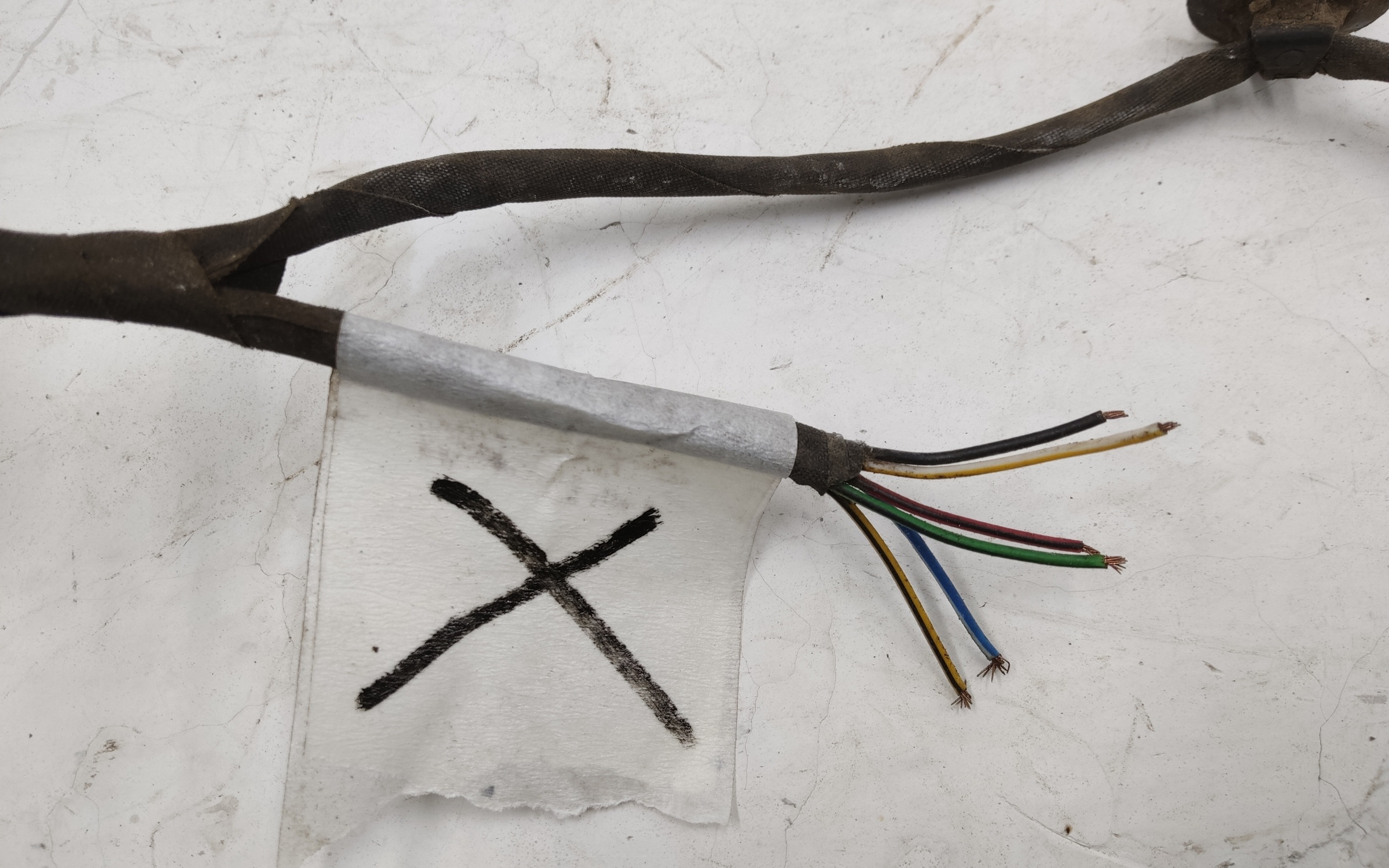 Проводка моторного отсека Geely Cityray