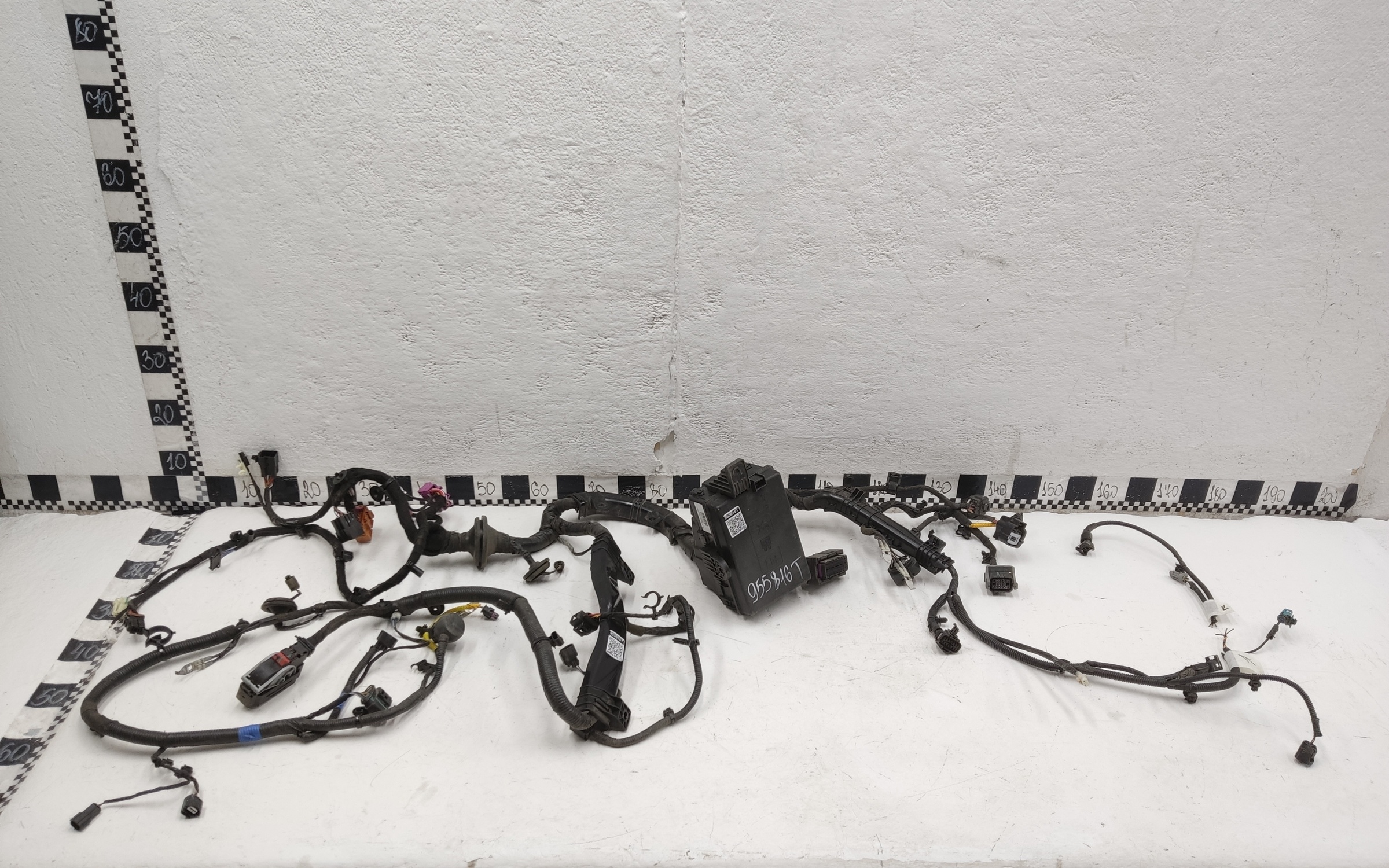 Проводка моторного отсека Geely Coolray