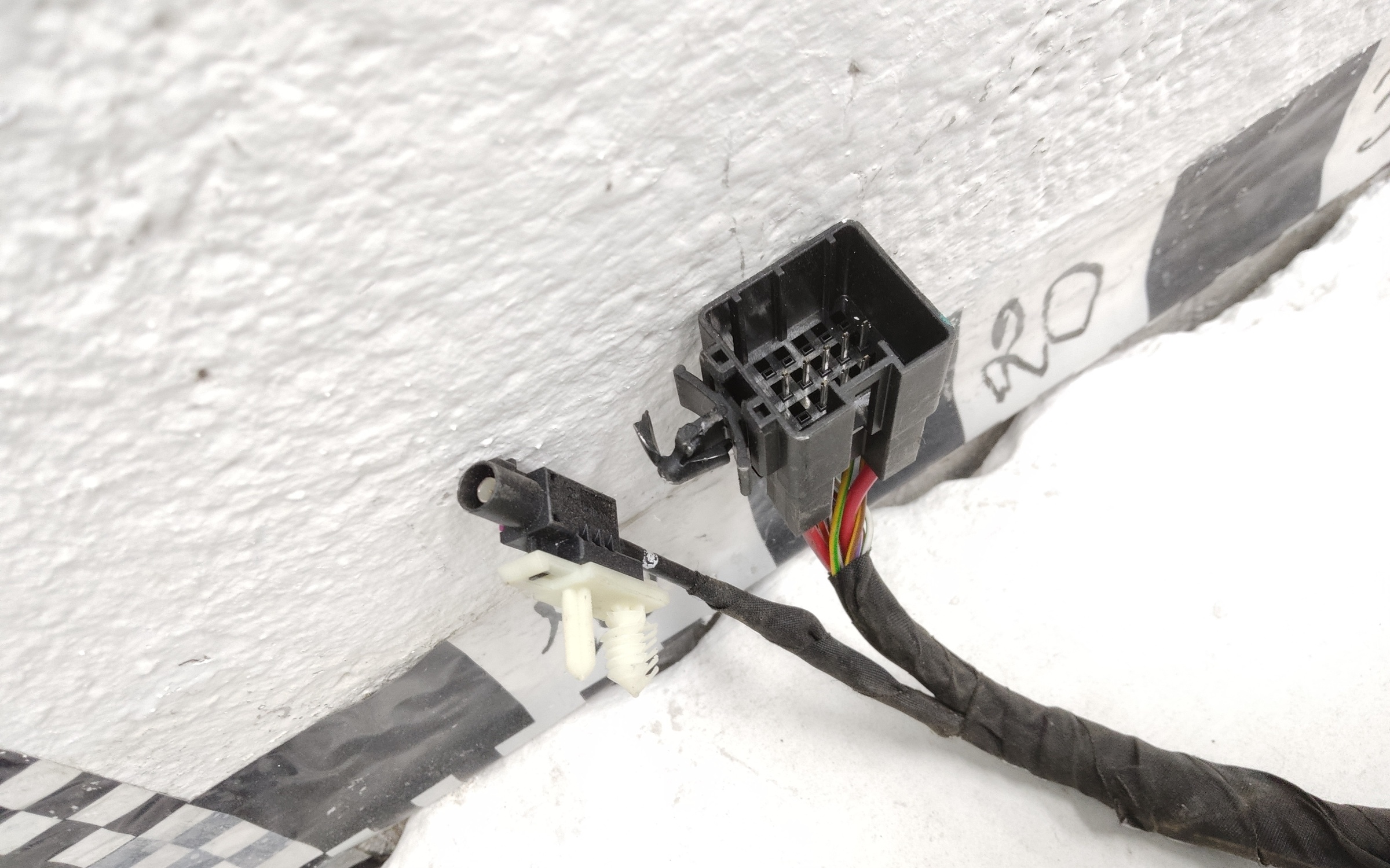 Проводка моторного отсека Geely Coolray