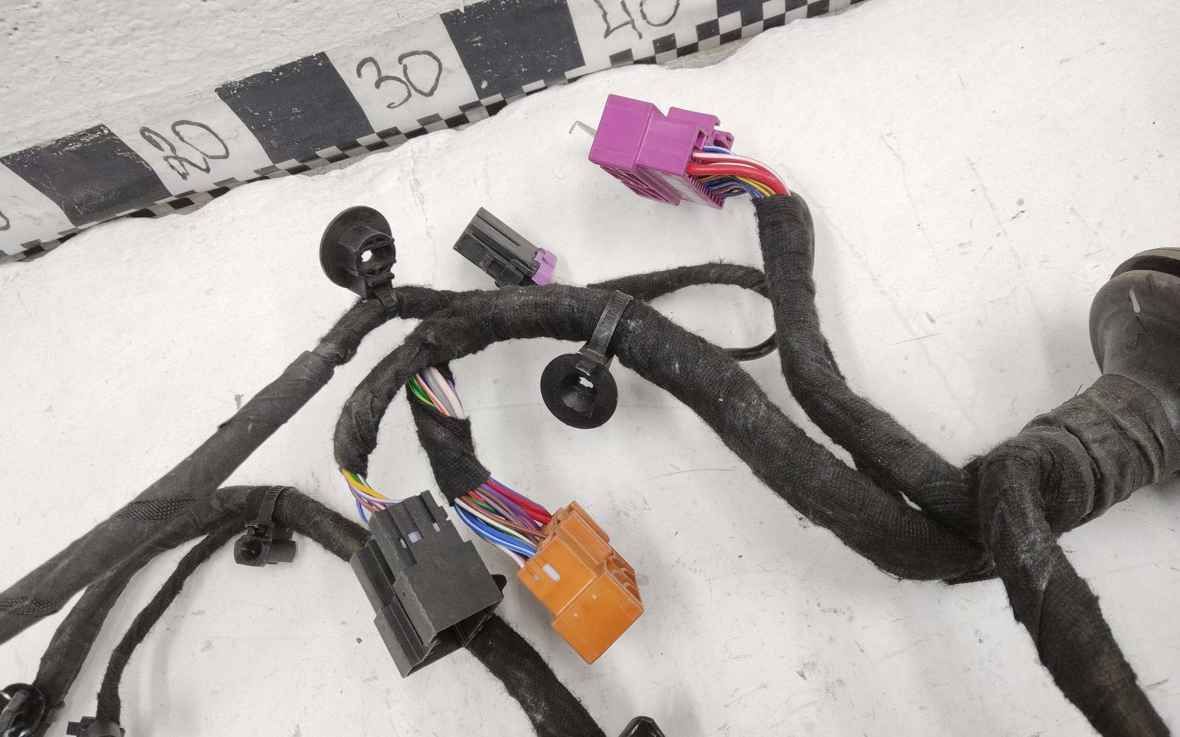 Проводка моторного отсека Geely Coolray