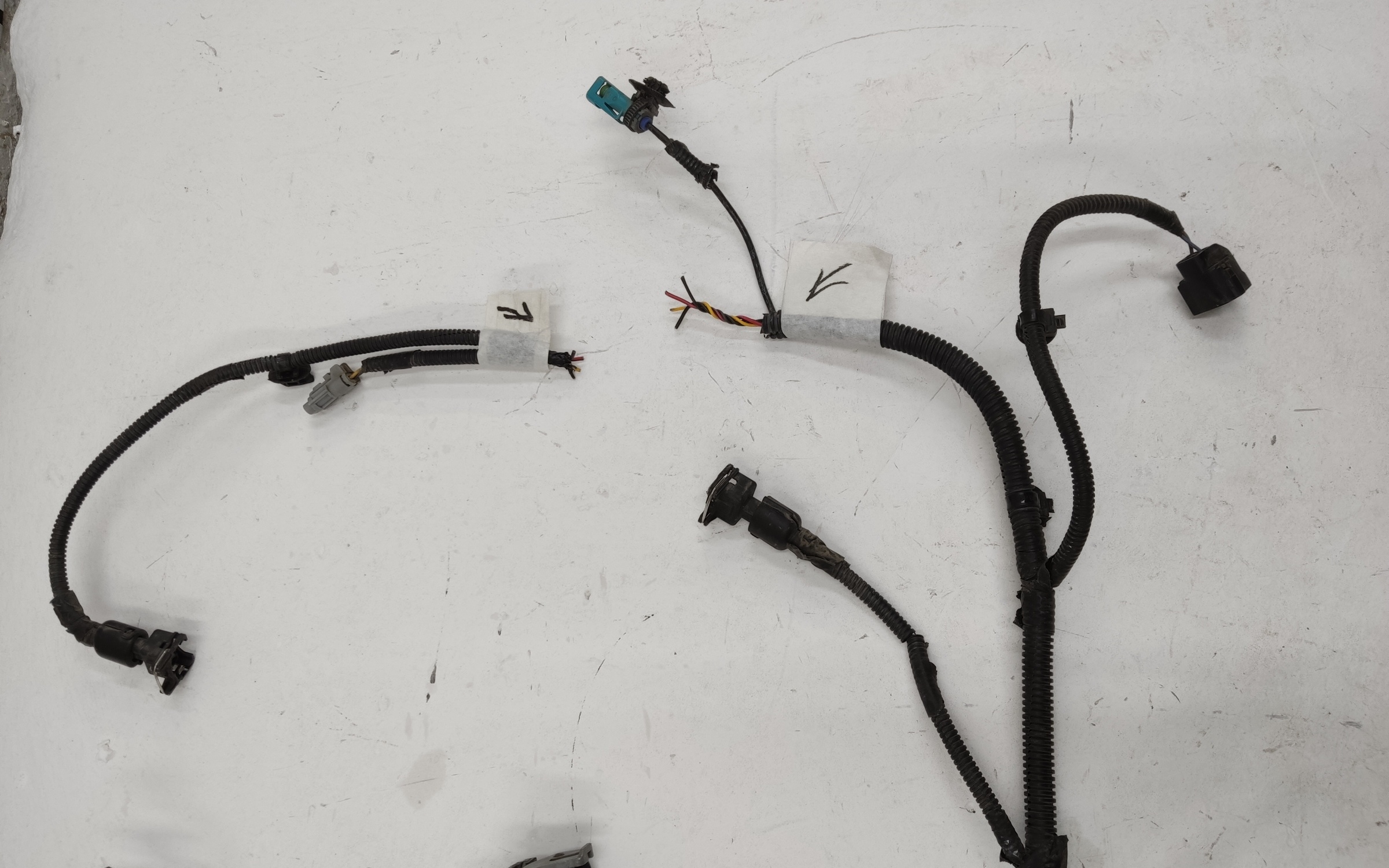 Проводка моторного отсека Geely Coolray