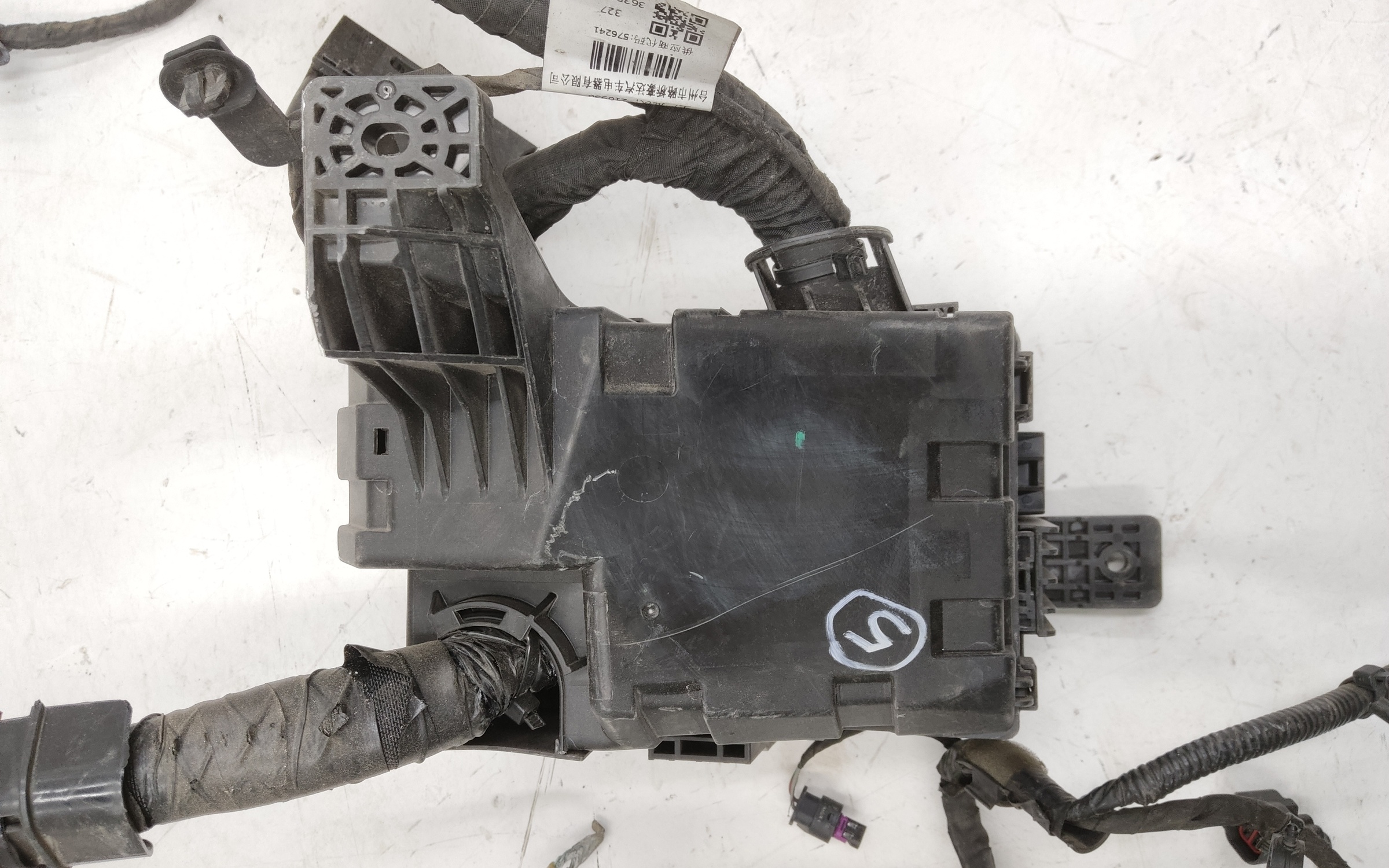 Проводка моторного отсека Geely Coolray