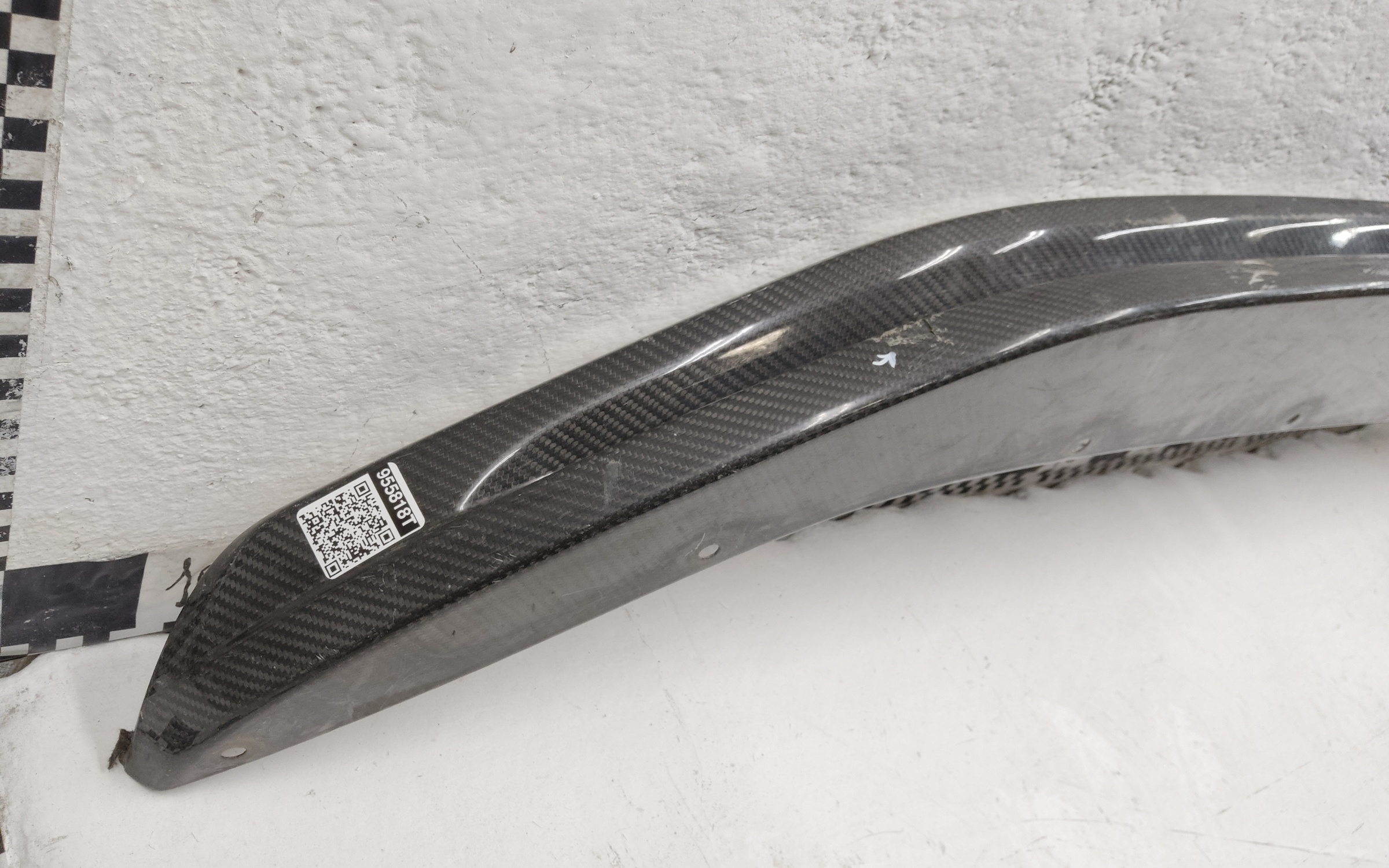 Юбка переднего бампера  Genesis GV80 карбон