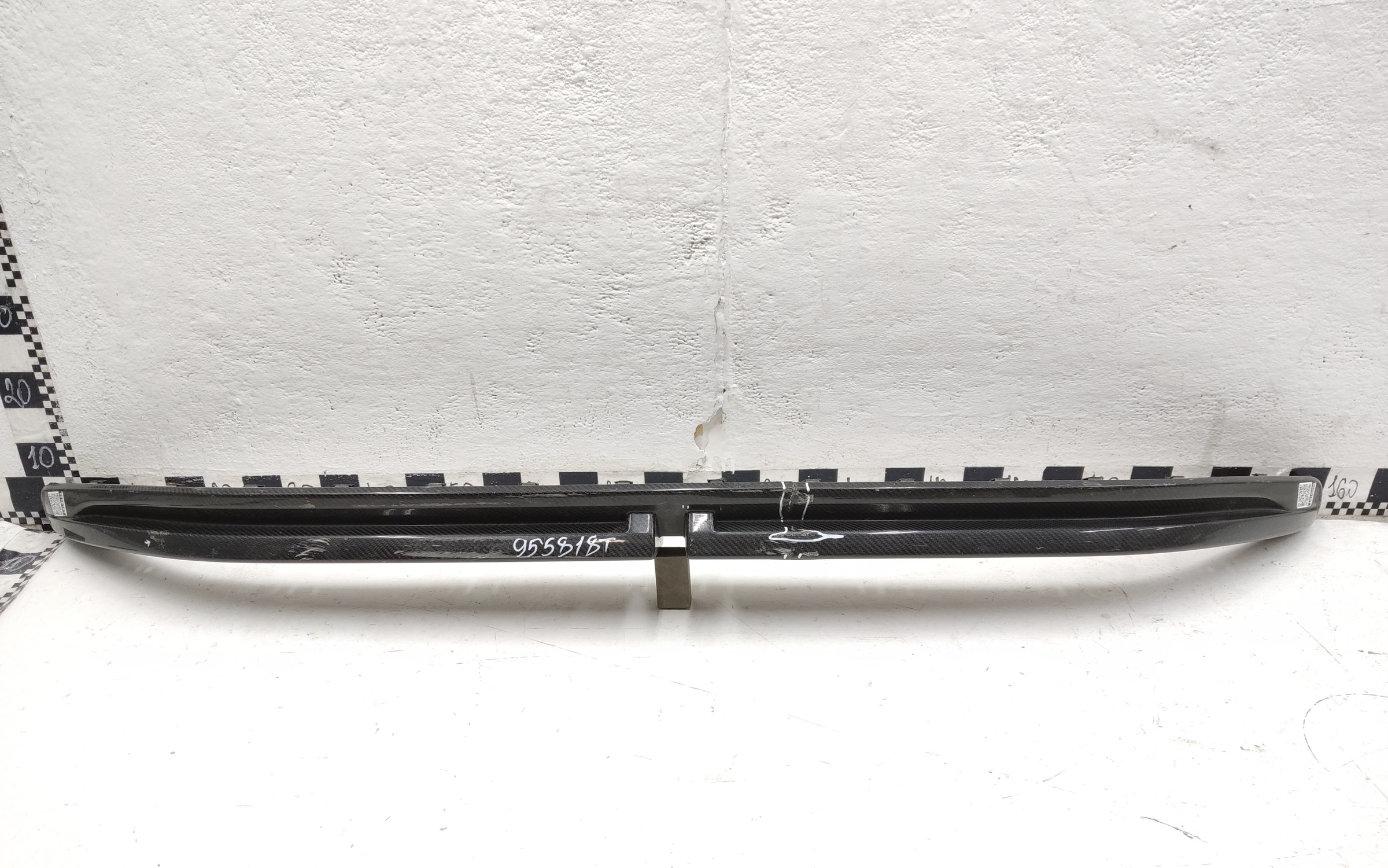 Юбка переднего бампера  Genesis GV80 карбон