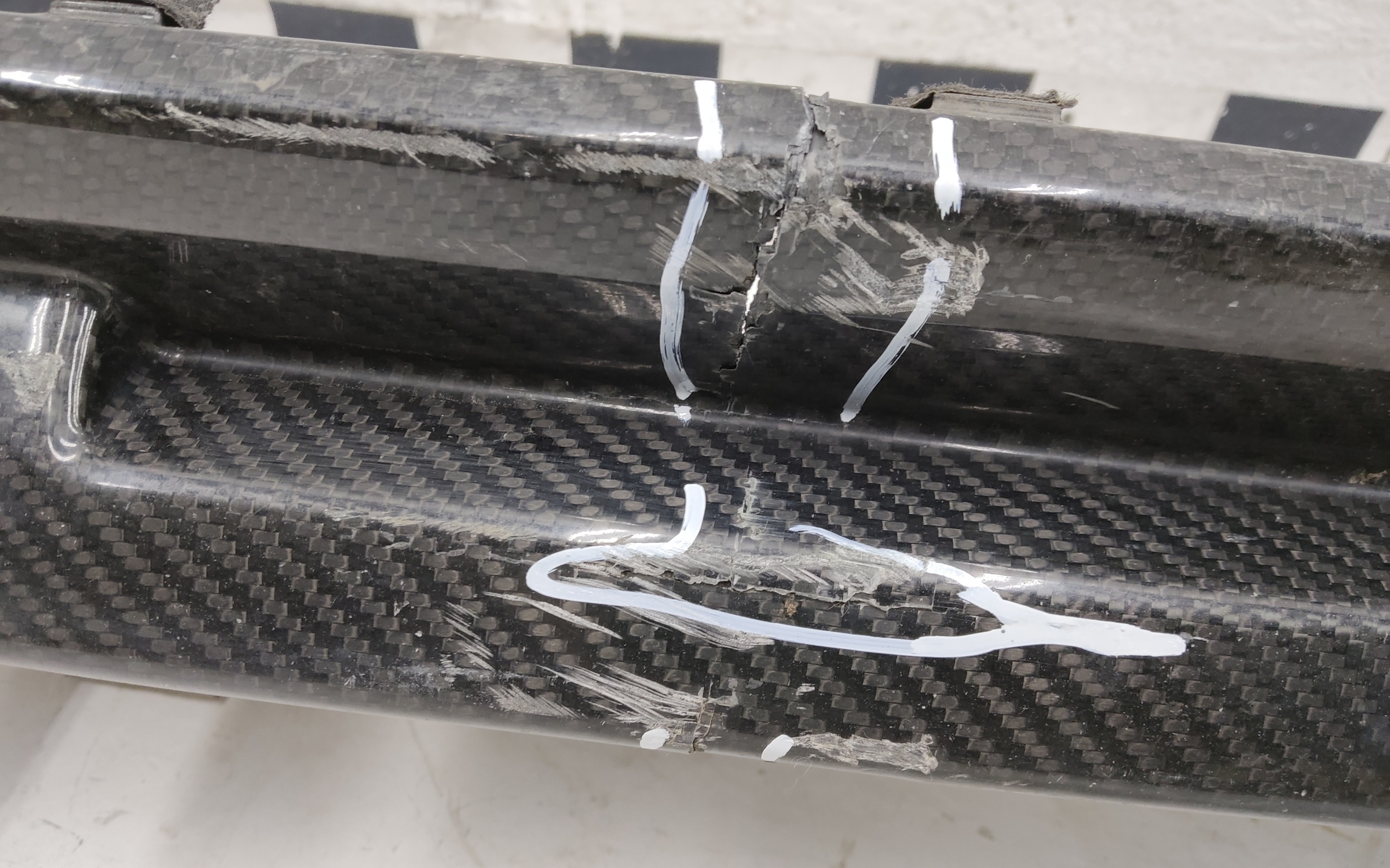 Юбка переднего бампера  Genesis GV80 карбон