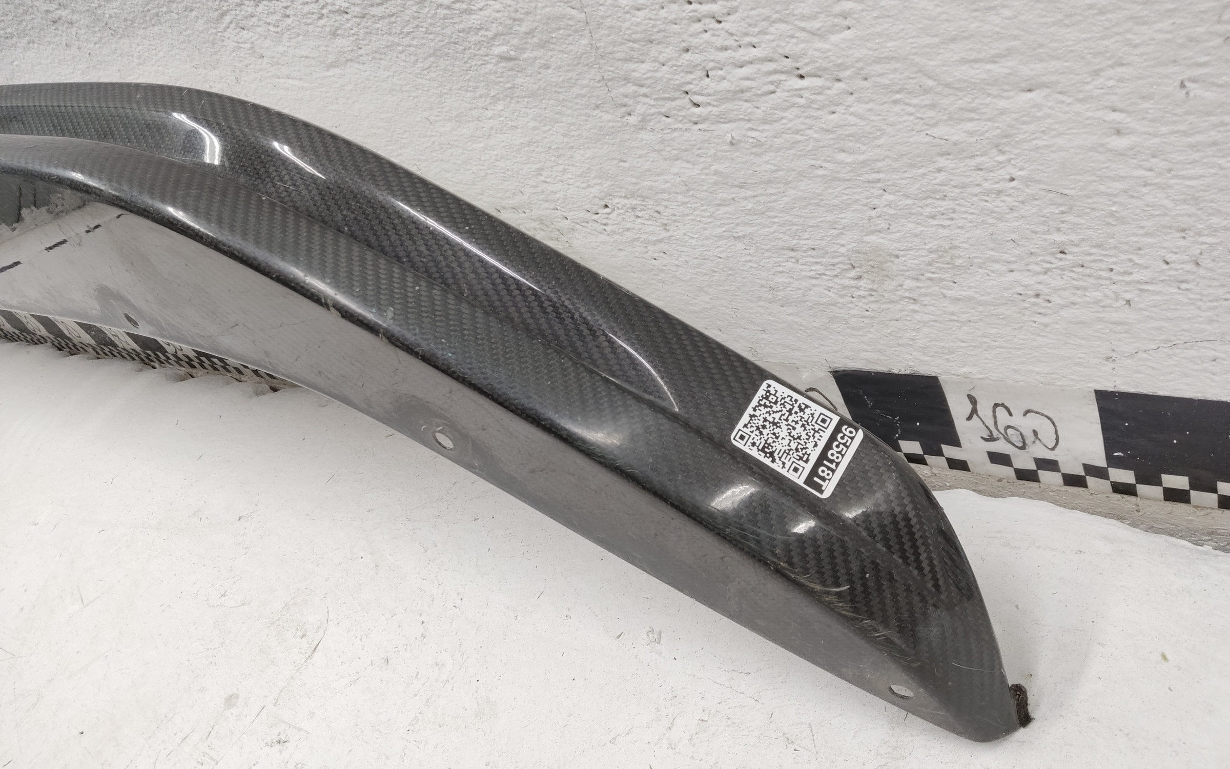 Юбка переднего бампера  Genesis GV80 карбон