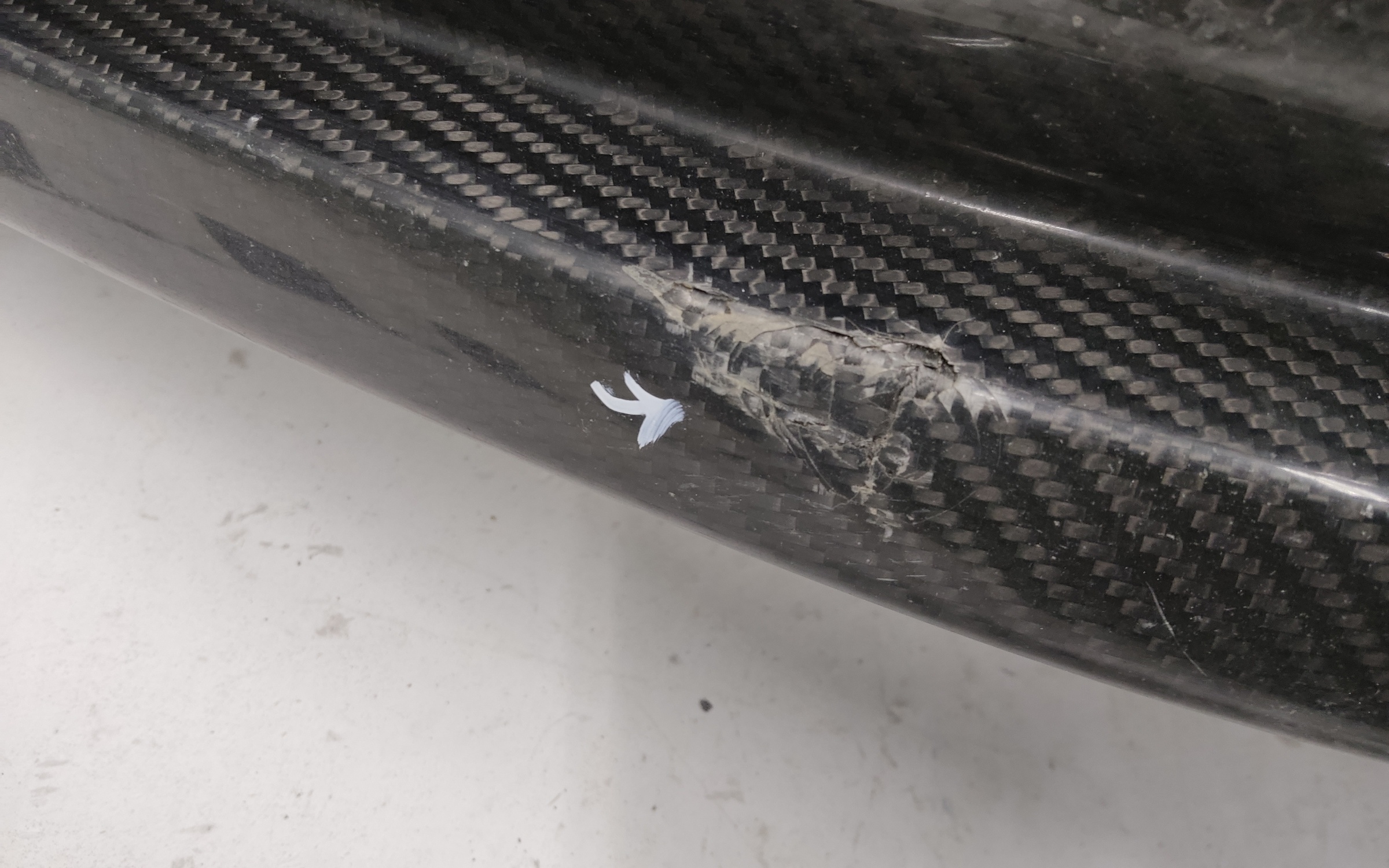 Юбка переднего бампера  Genesis GV80 карбон