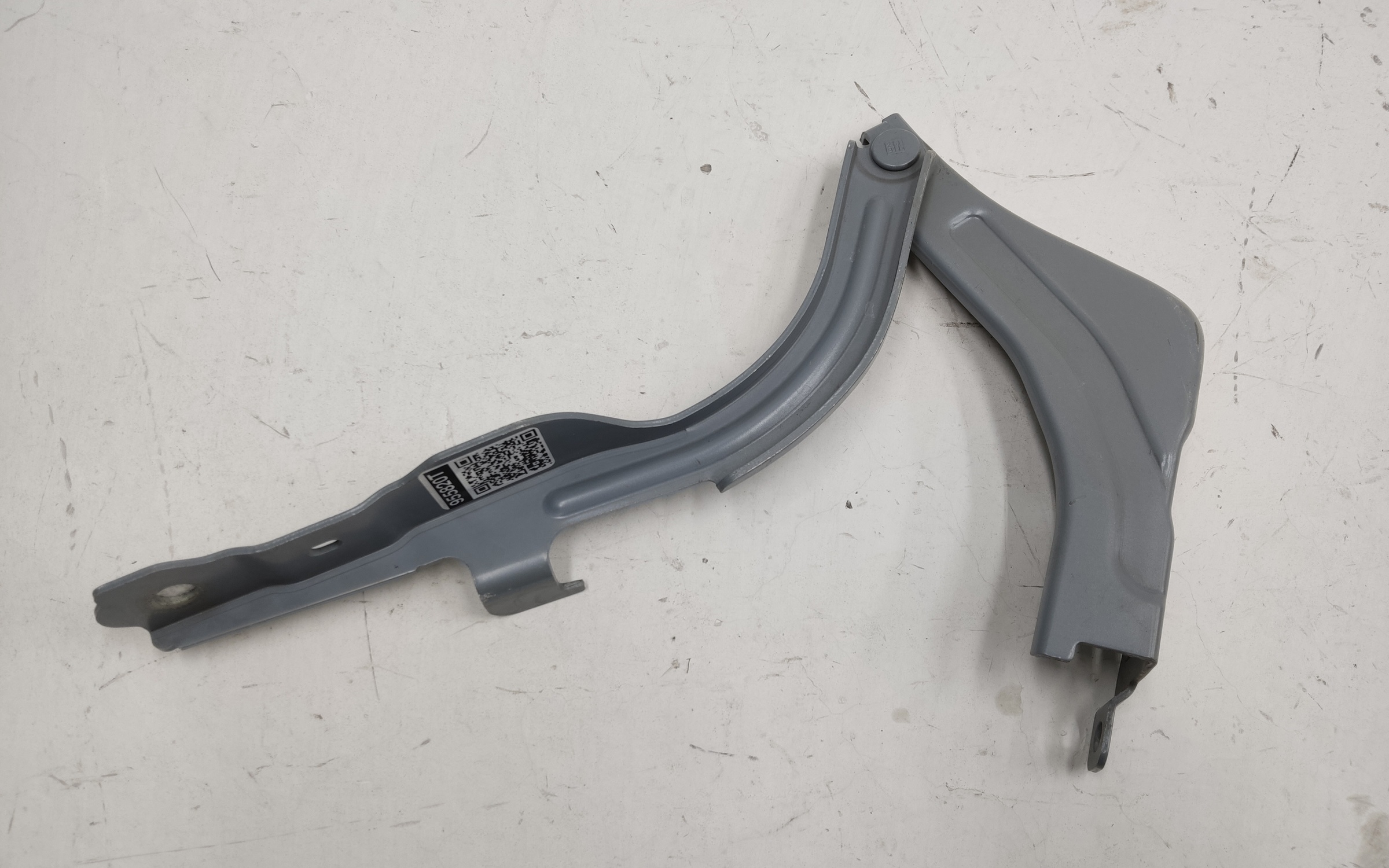 Петля капота правая Geely Tugella