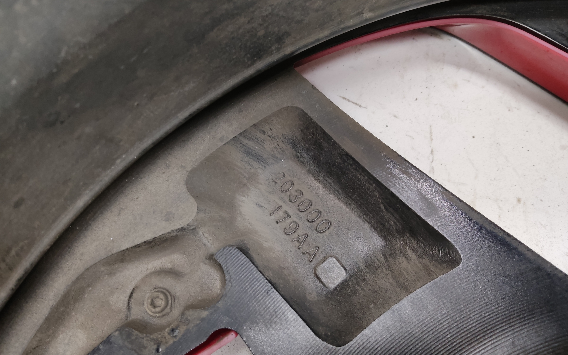 Диск колеса литой Omoda C5 R18 красный