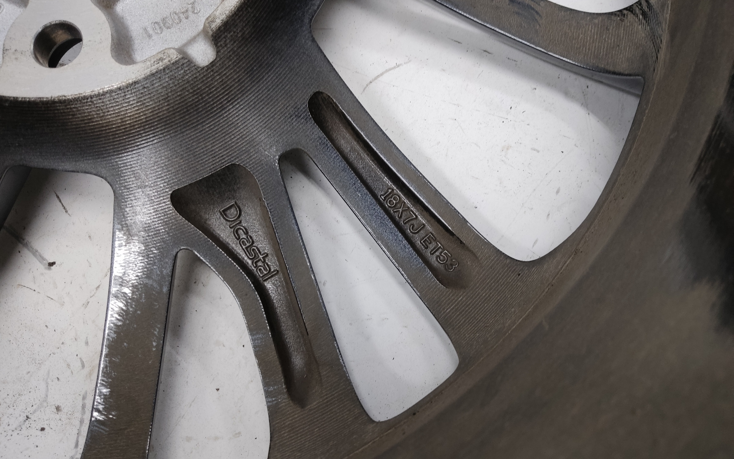 Диск колеса литой Geely Coolray R18