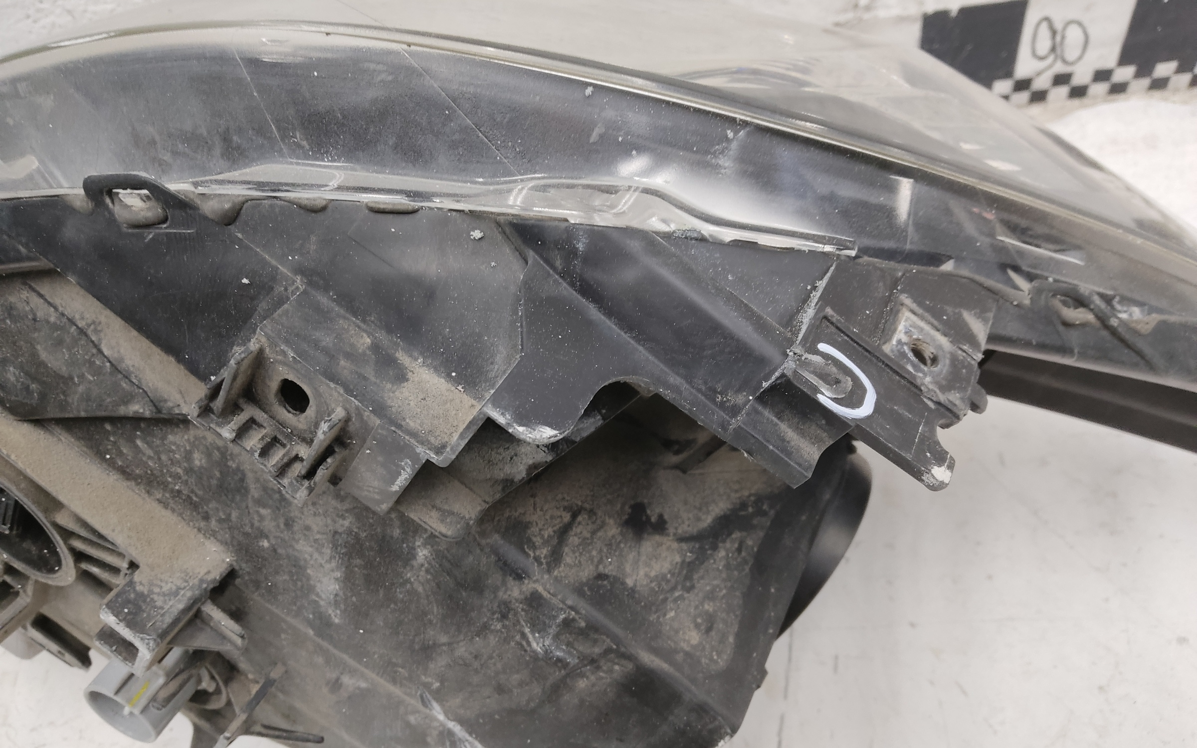 Фара передняя левая Mazda CX-5 1 ксенон