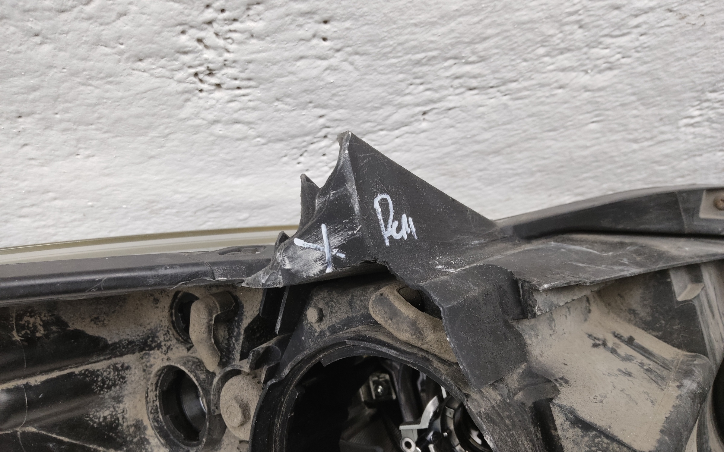 Фара передняя левая Mazda CX-5 1 ксенон