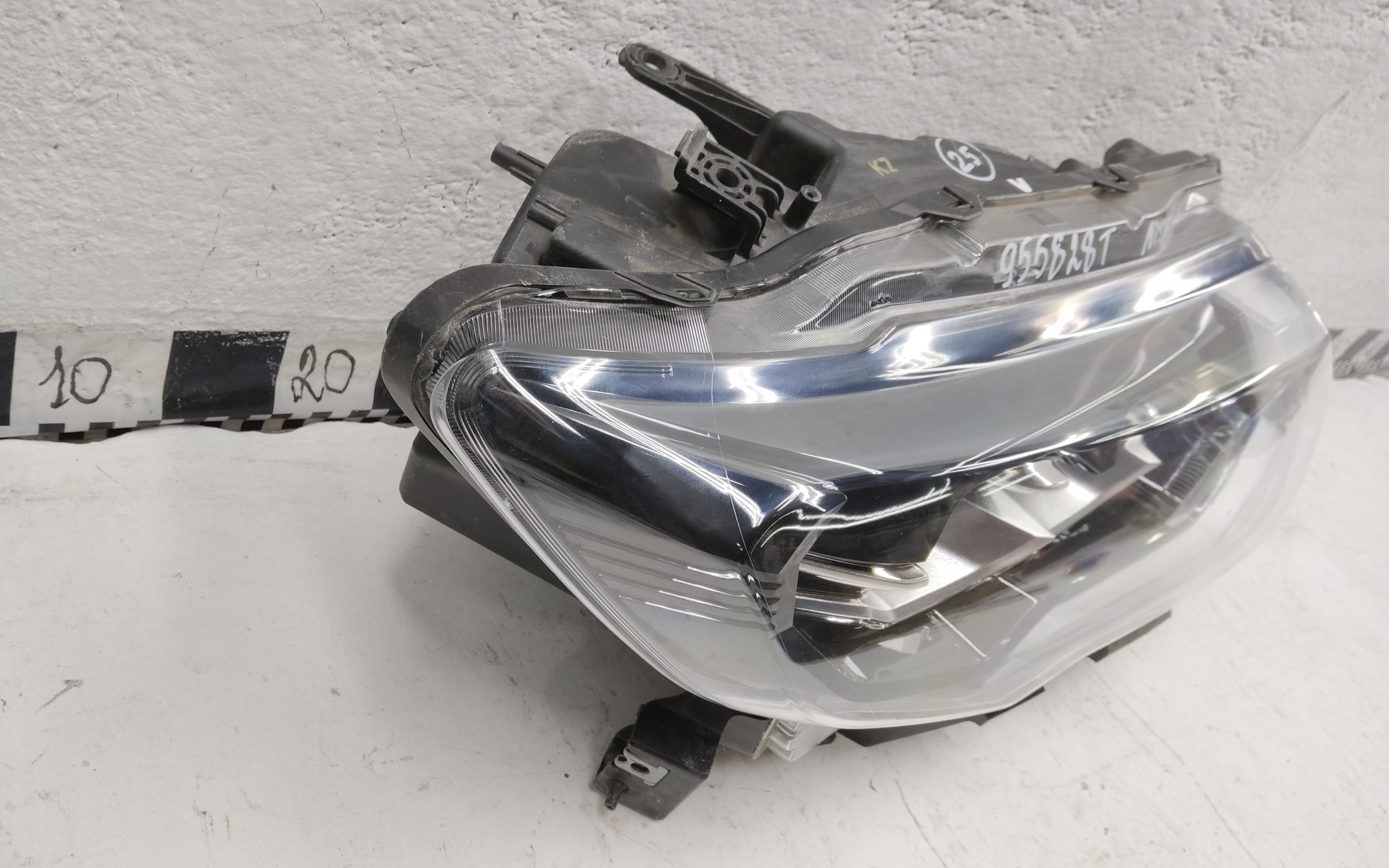 Фара передняя правая Nissan X-Trail T32 Restail LED