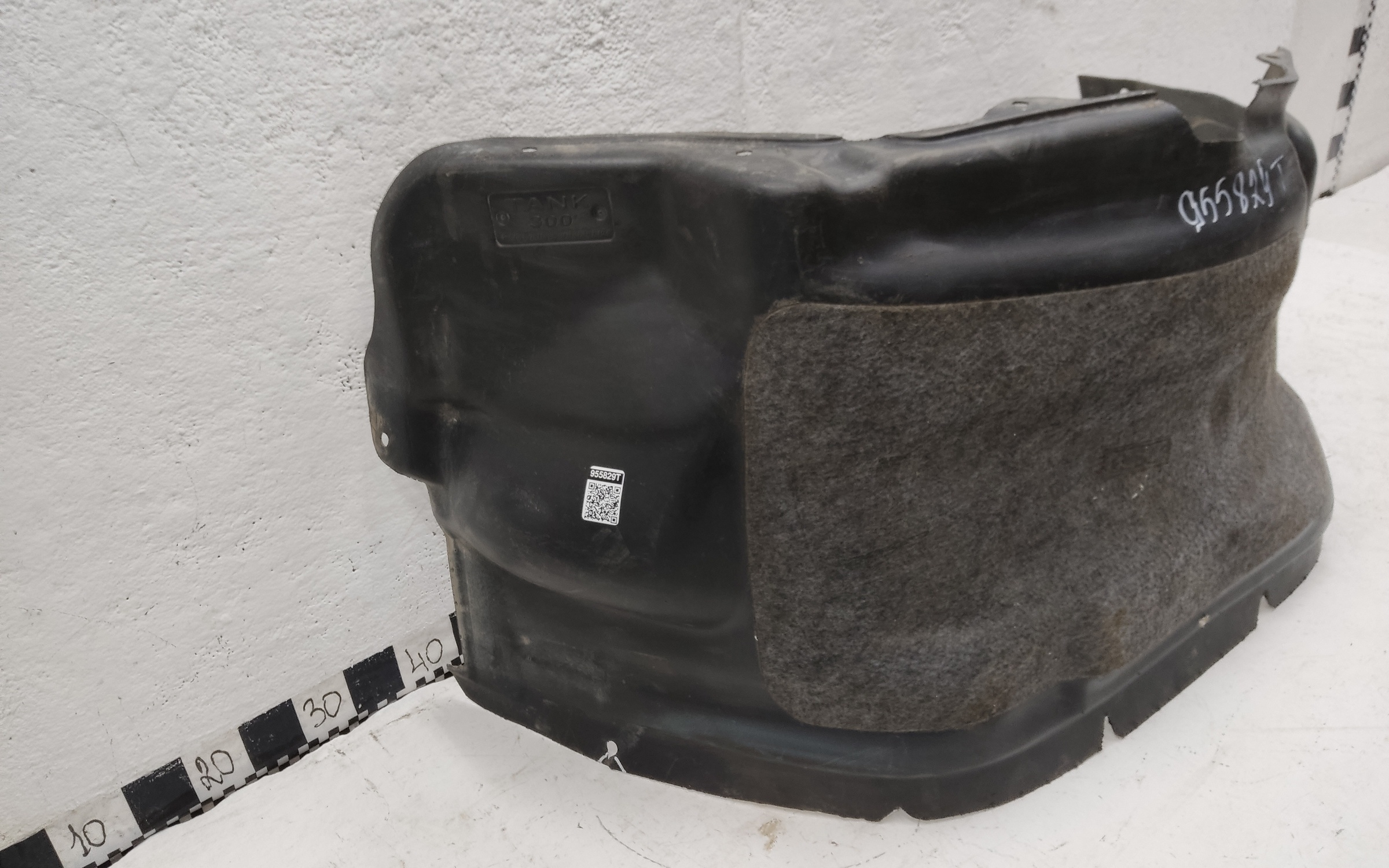 Подкрылок передний правый Tank 300