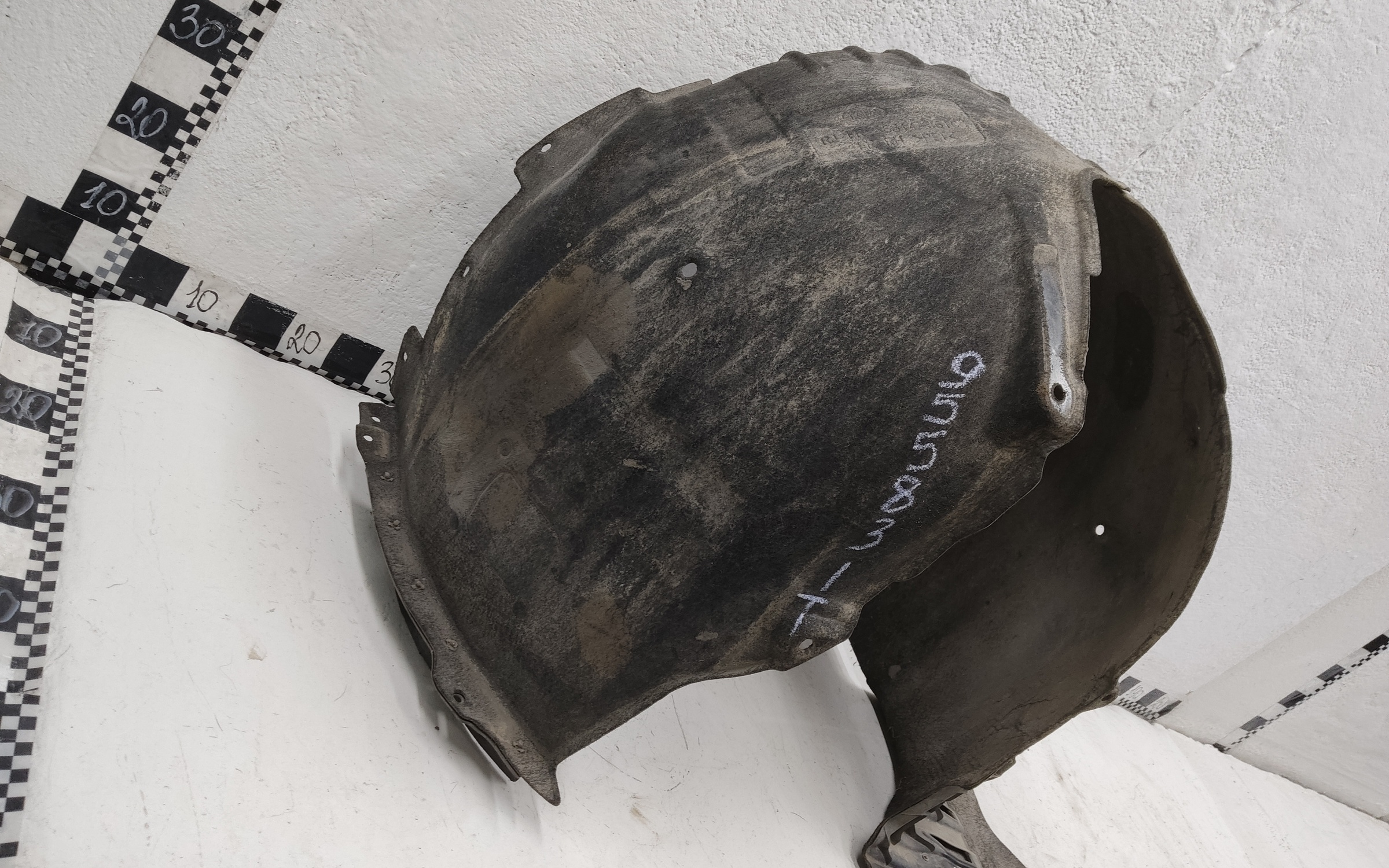 Подкрылок передний правый Kia K900 2