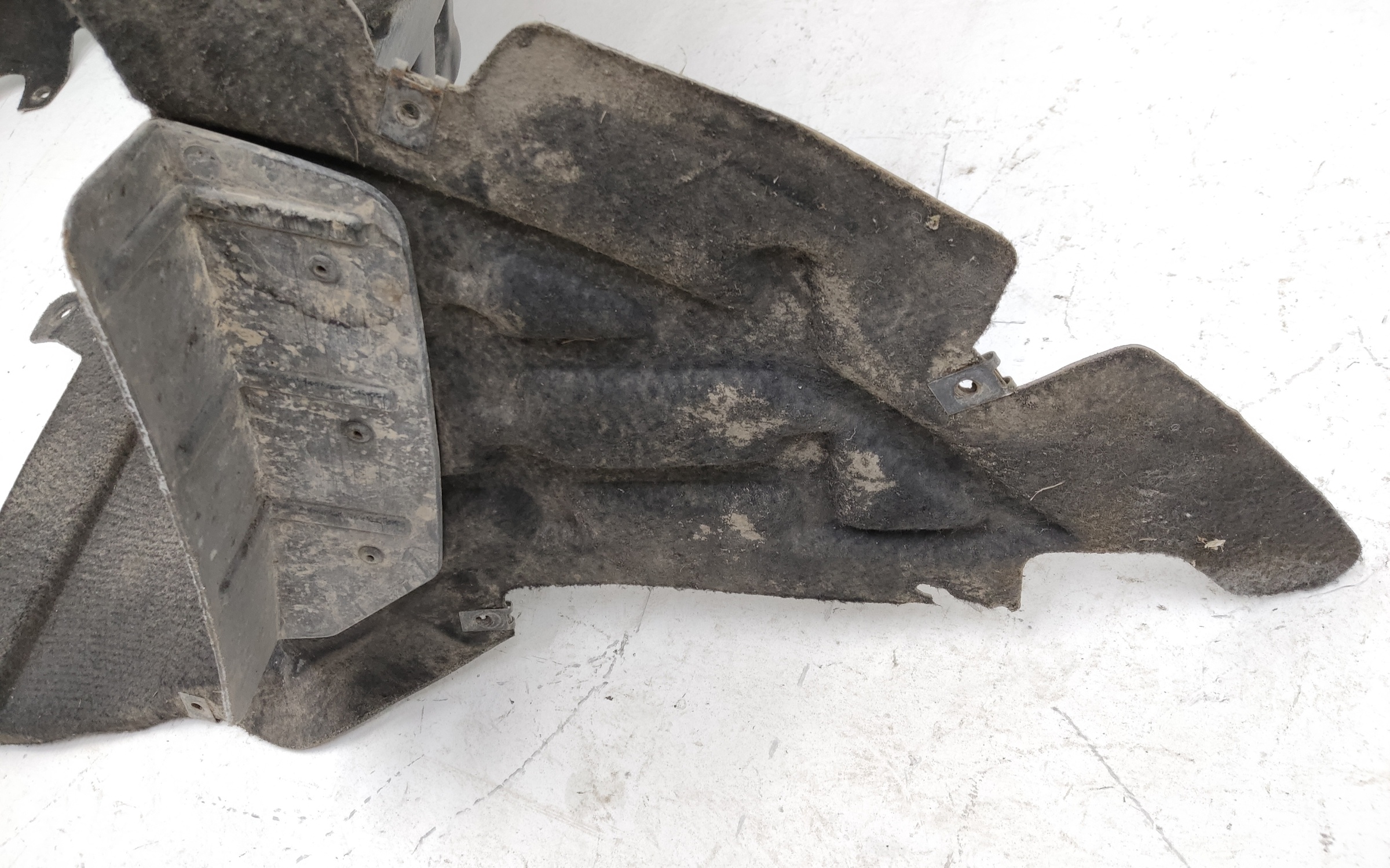 Подкрылок передний правый Geely Okavango Restail