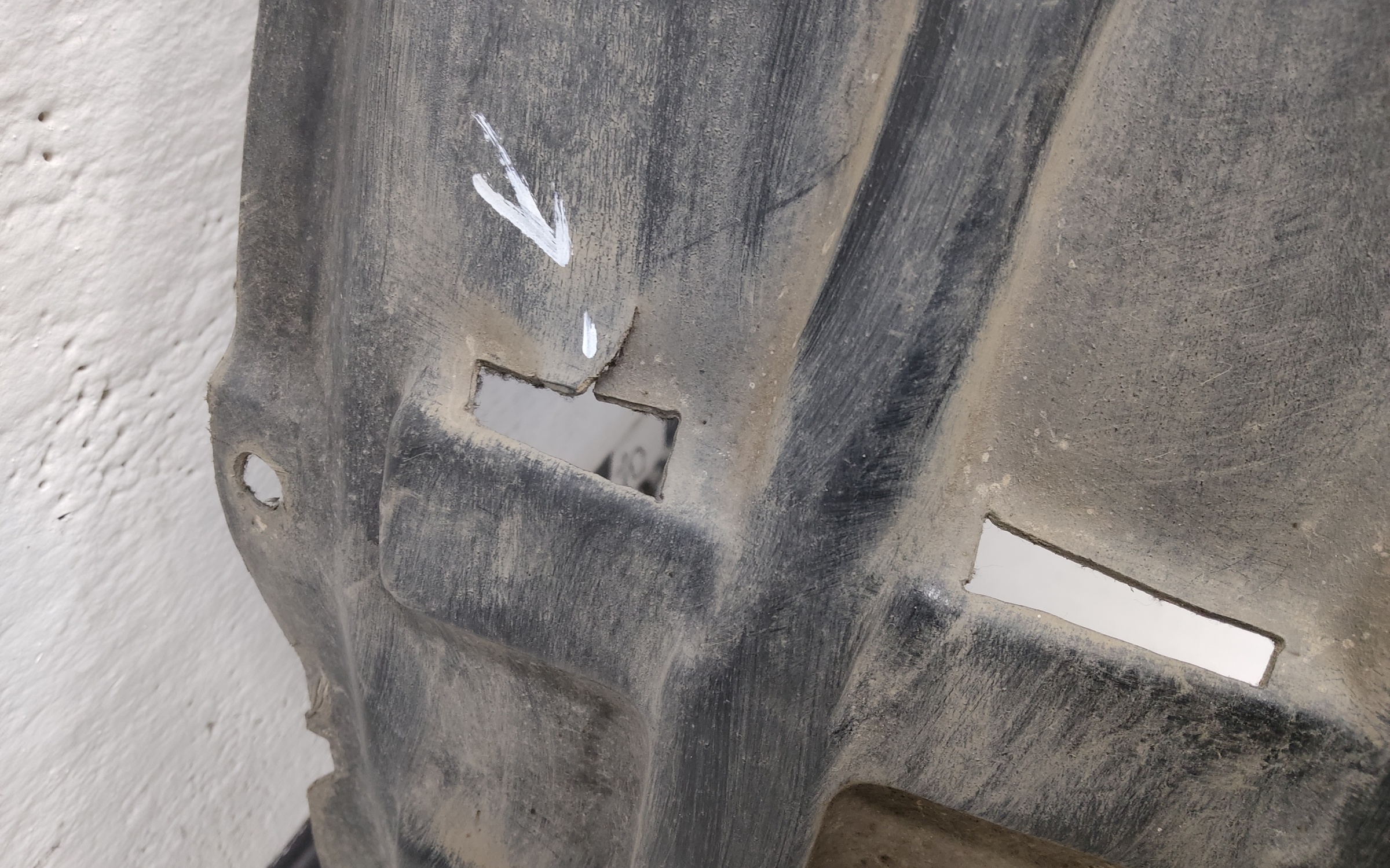 Подкрылок передний правый Geely Okavango Restail