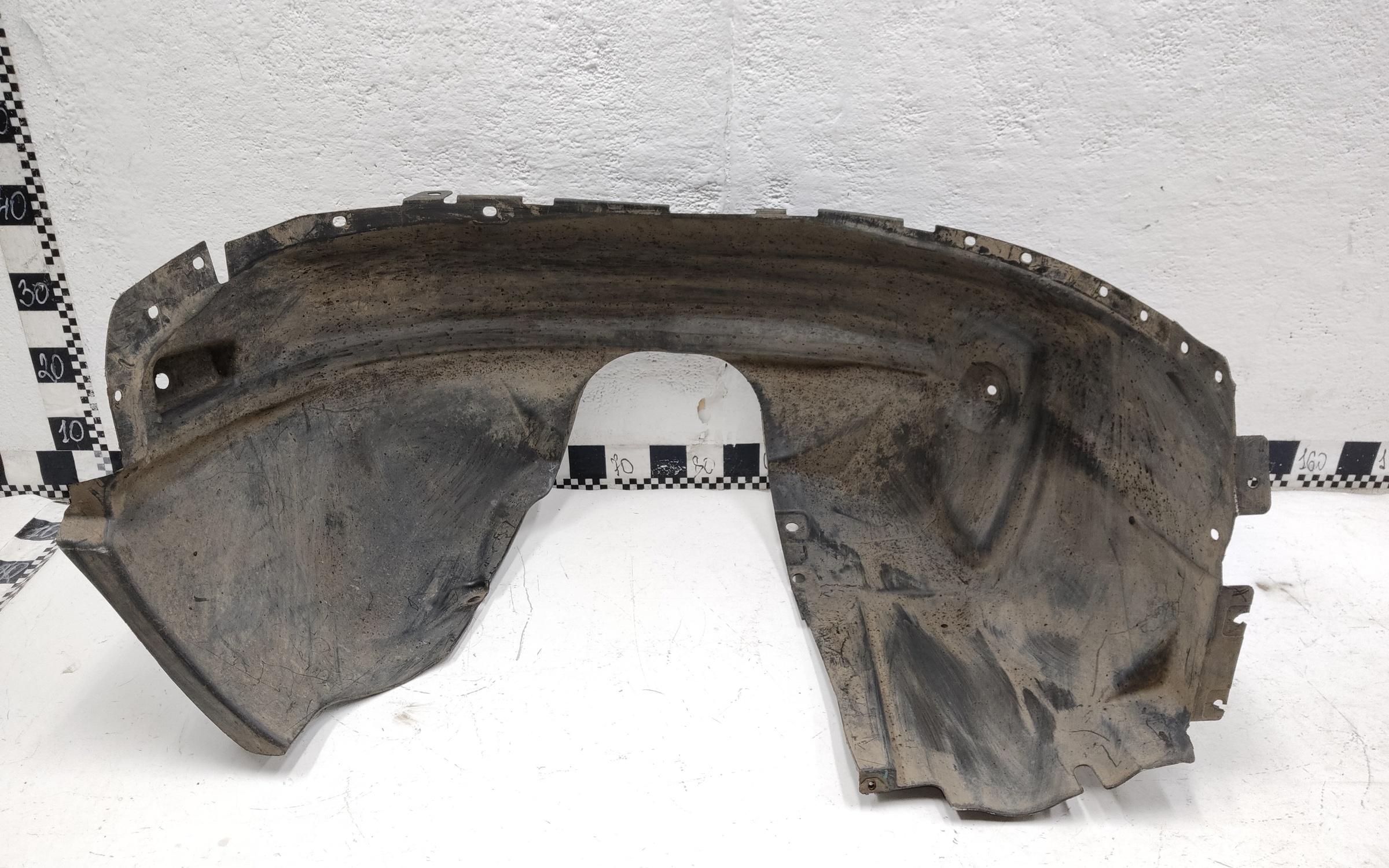 Подкрылок передний правый Ford Kuga 2