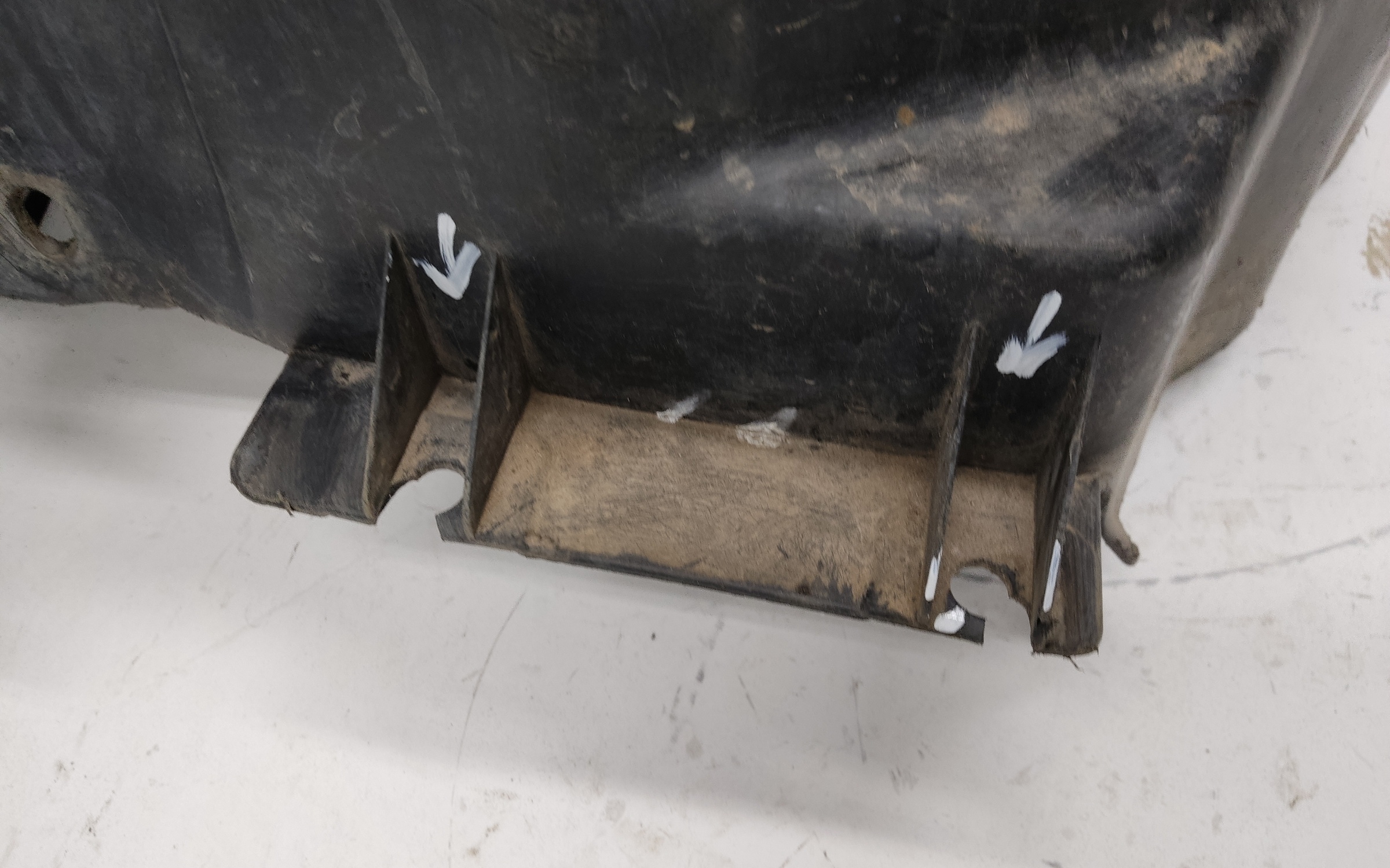 Подкрылок передний правый Ford Kuga 2