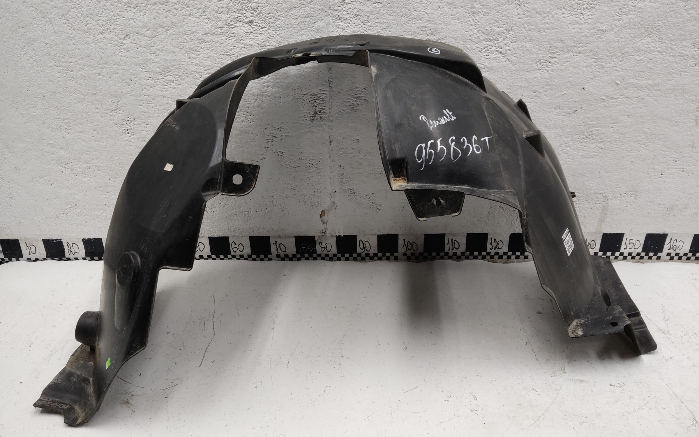 Подкрылок передний левый Renault Duster 2