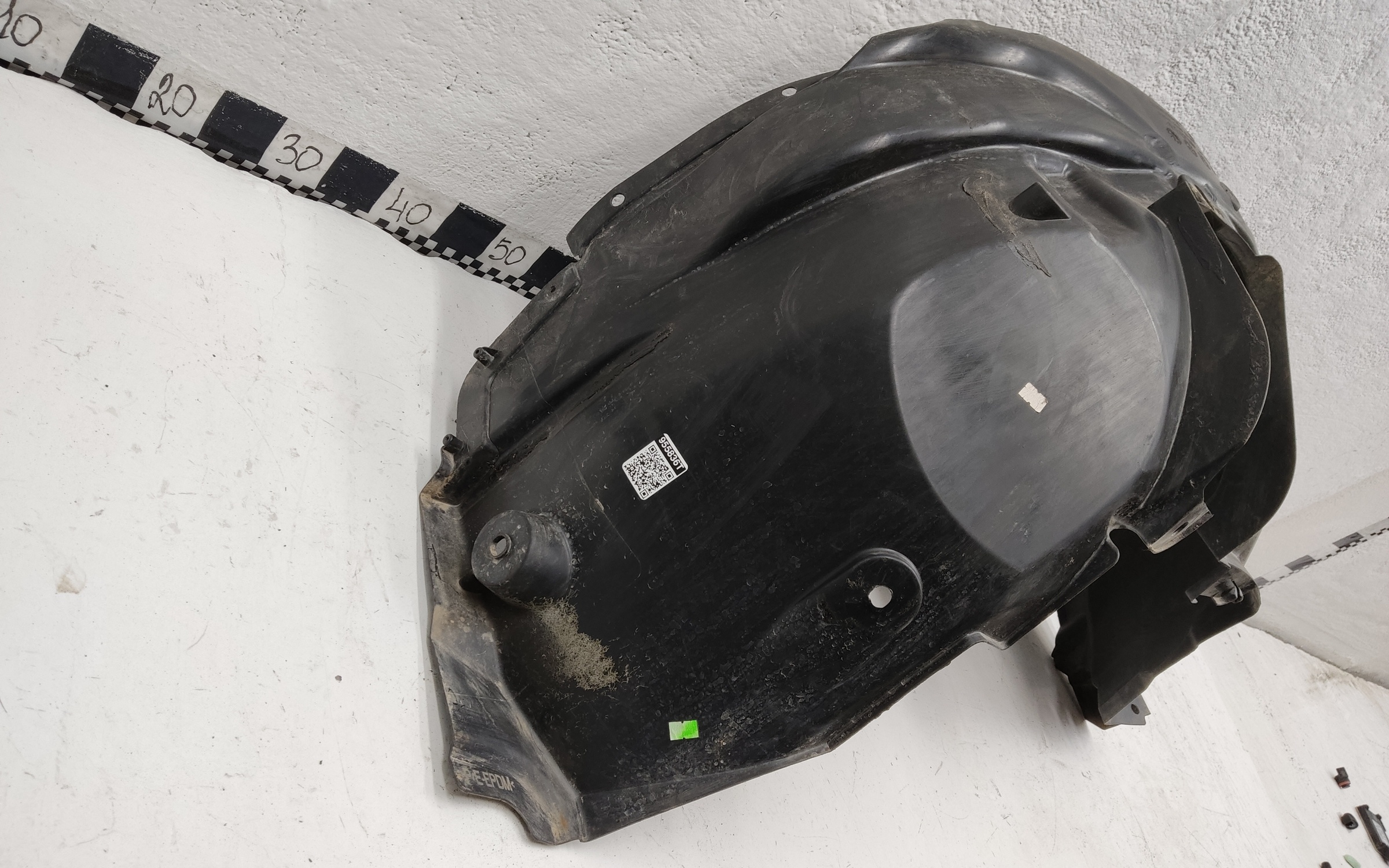 Подкрылок передний левый Renault Duster 2