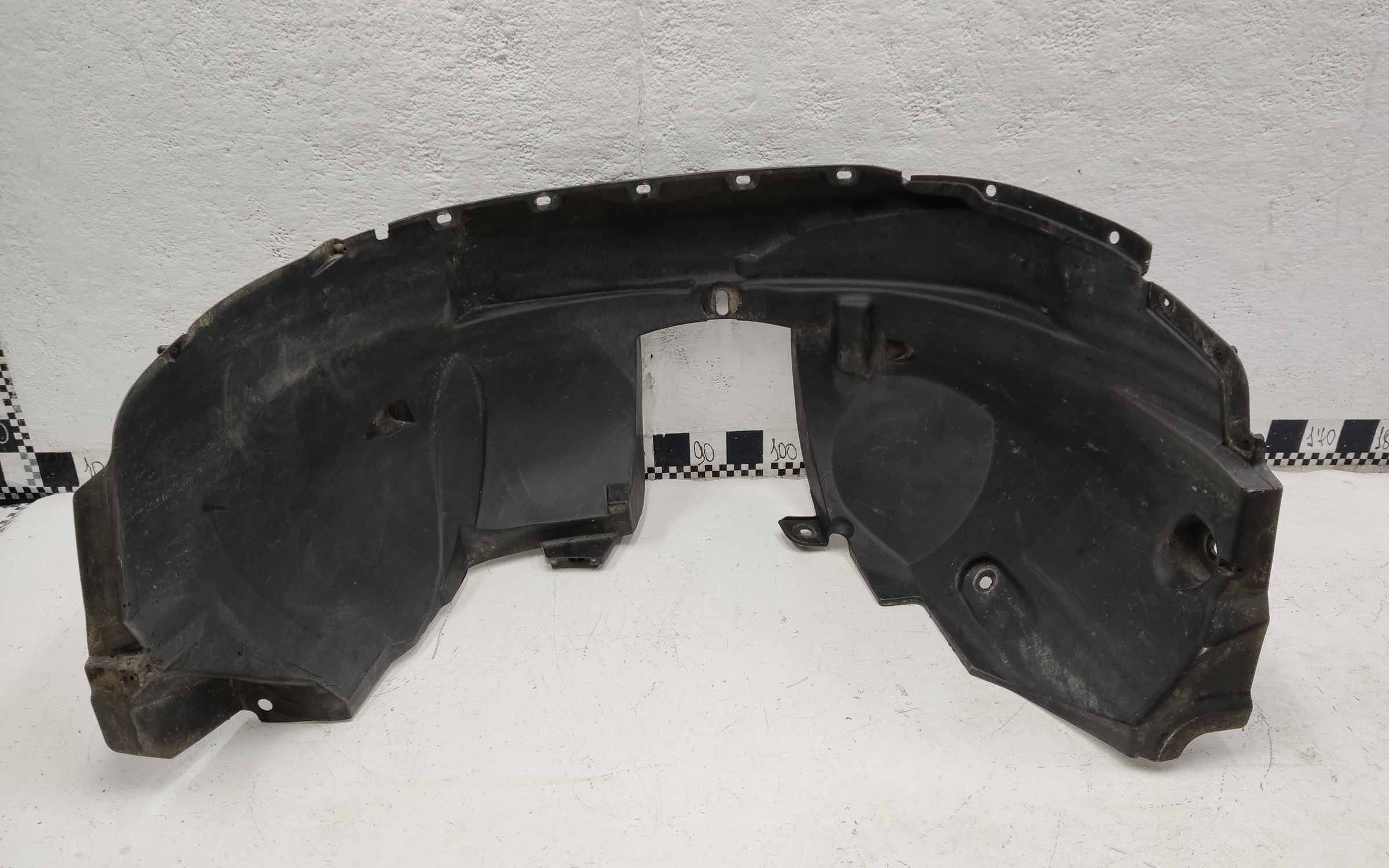 Подкрылок передний левый Renault Duster 2